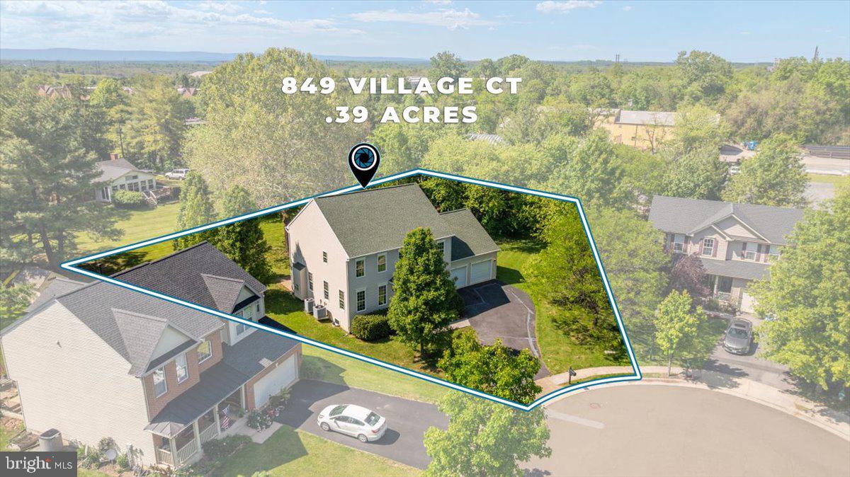 VILLAGE COURT - Residential