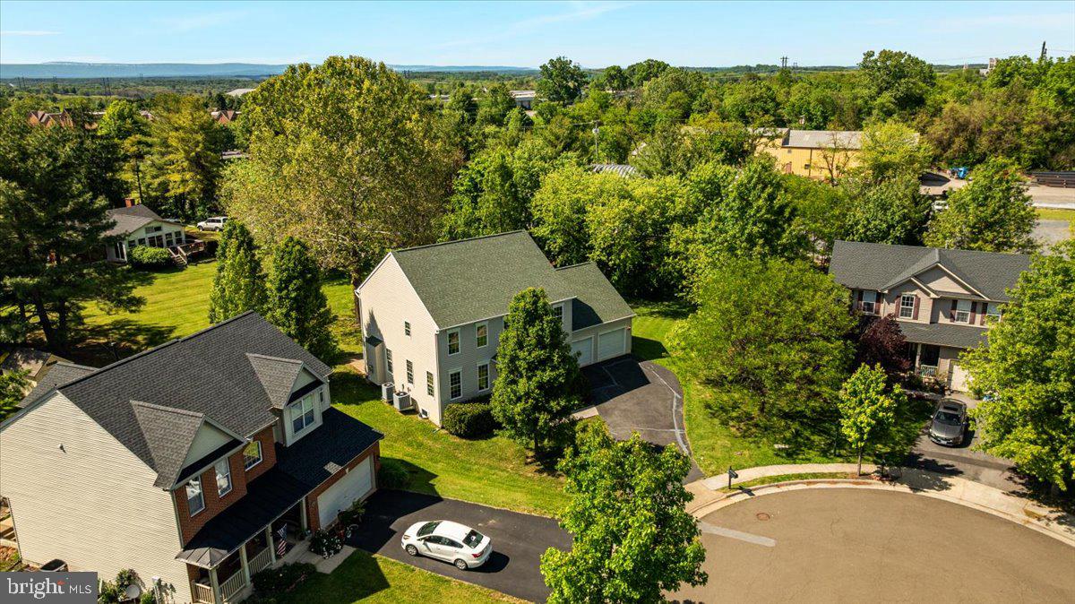 VILLAGE COURT - Residential