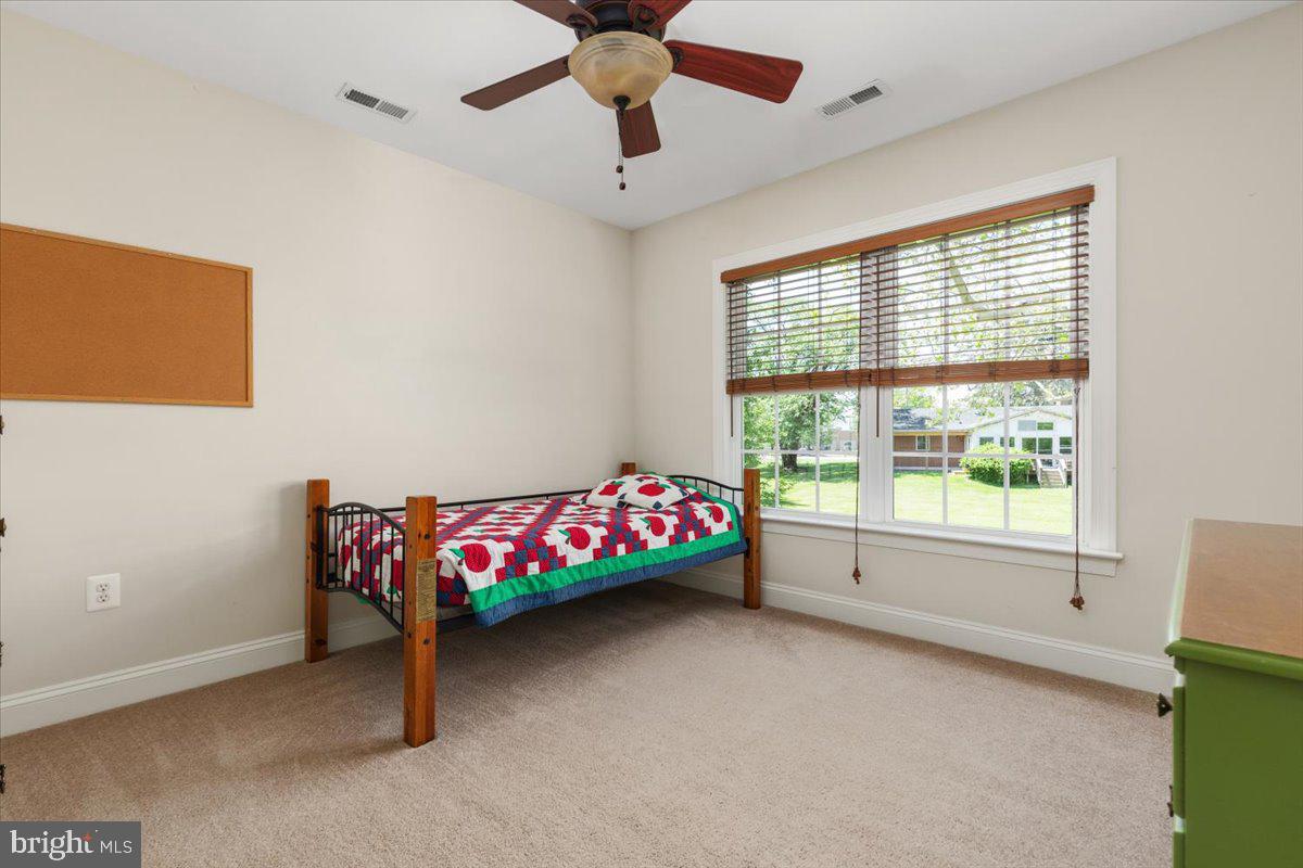 VILLAGE COURT - Residential
