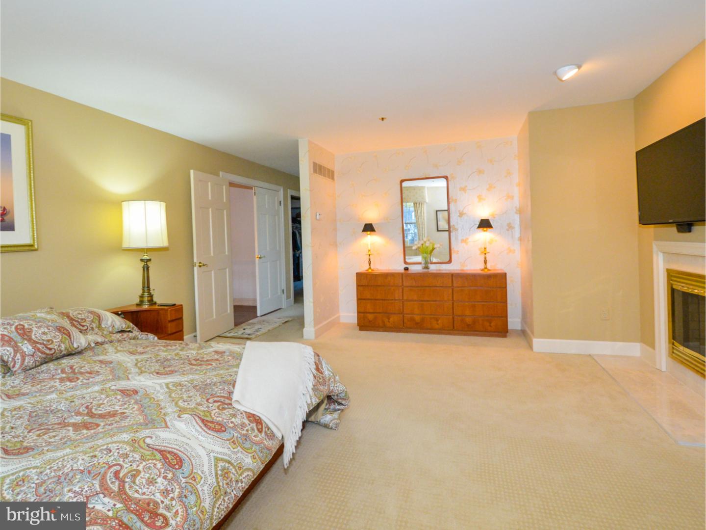 COUNTRY CLUB ESTS - Residential