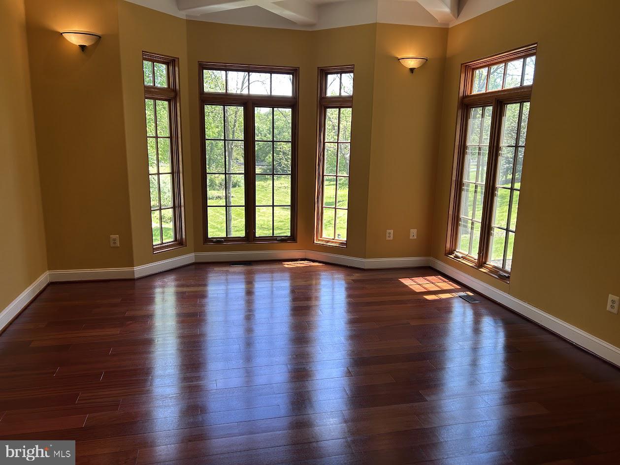 BEACH MILL DOWNS - Residential