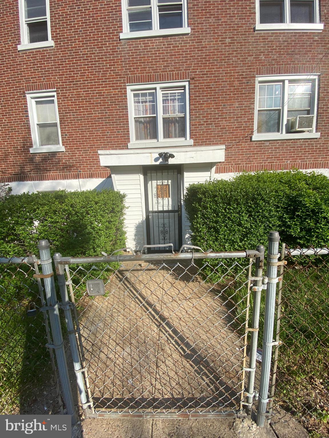 WEST OAK LANE - Residential Lease