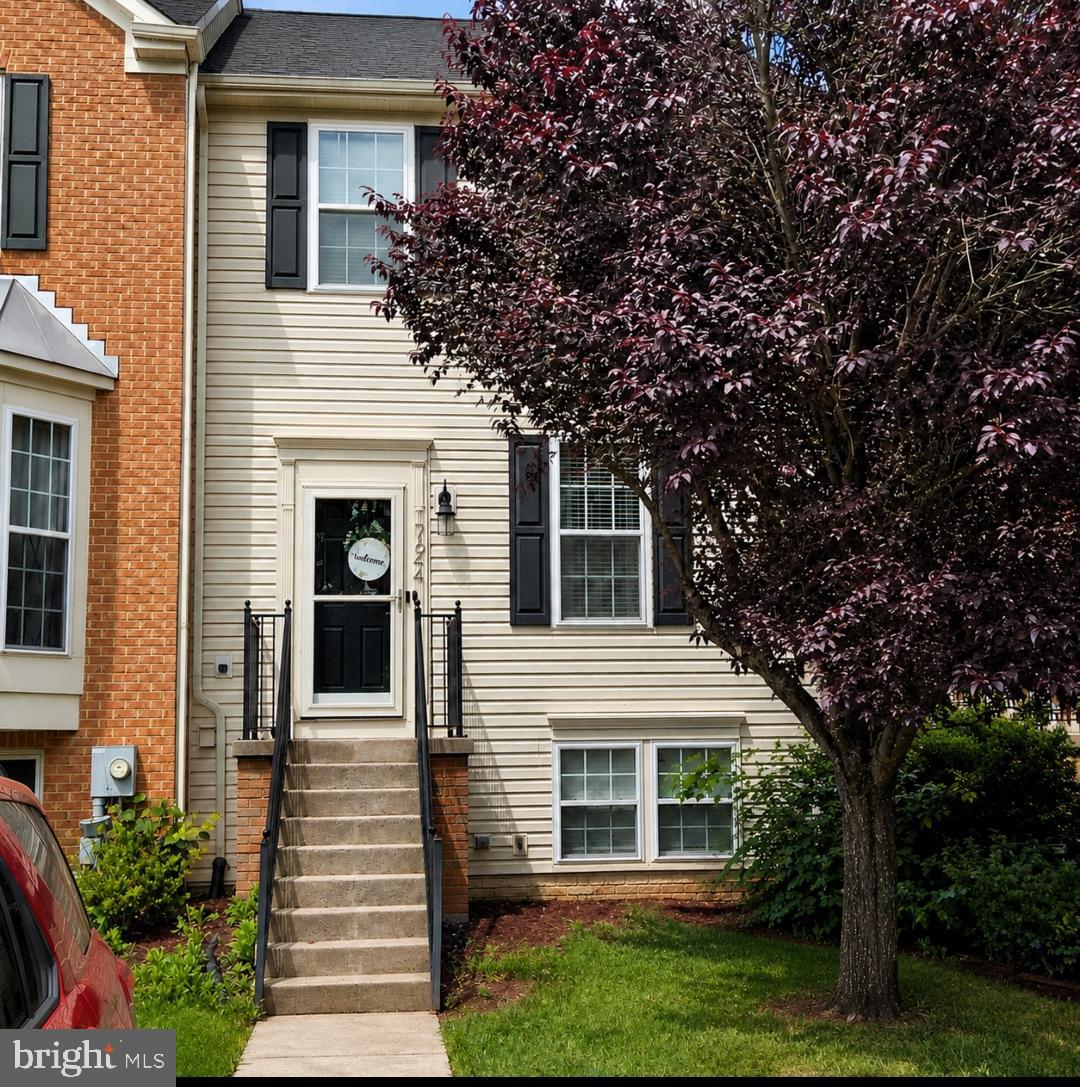 Beautifully maintained and move-in ready! This spacious 4-bedroom, 3.5-bath home offers approximately 2420 sq ft of comfortable living space in a desirable Hagerstown location. Featuring an open and inviting layout, this home provides generous living areas perfect for entertaining and everyday living. The bright kitchen flows seamlessly into the dining and living spaces, while the spacious bedrooms offer comfort and flexibility for family, guests, or a home office. The primary suite features a private bath and ample closet space. Enjoy the convenience of multiple full bathrooms, a functional floor plan, and a location close to shopping, dining, parks, schools, and major commuter routes. A wonderful opportunity to own a stylish and well-appointed home in a growing community — schedule your tour today!