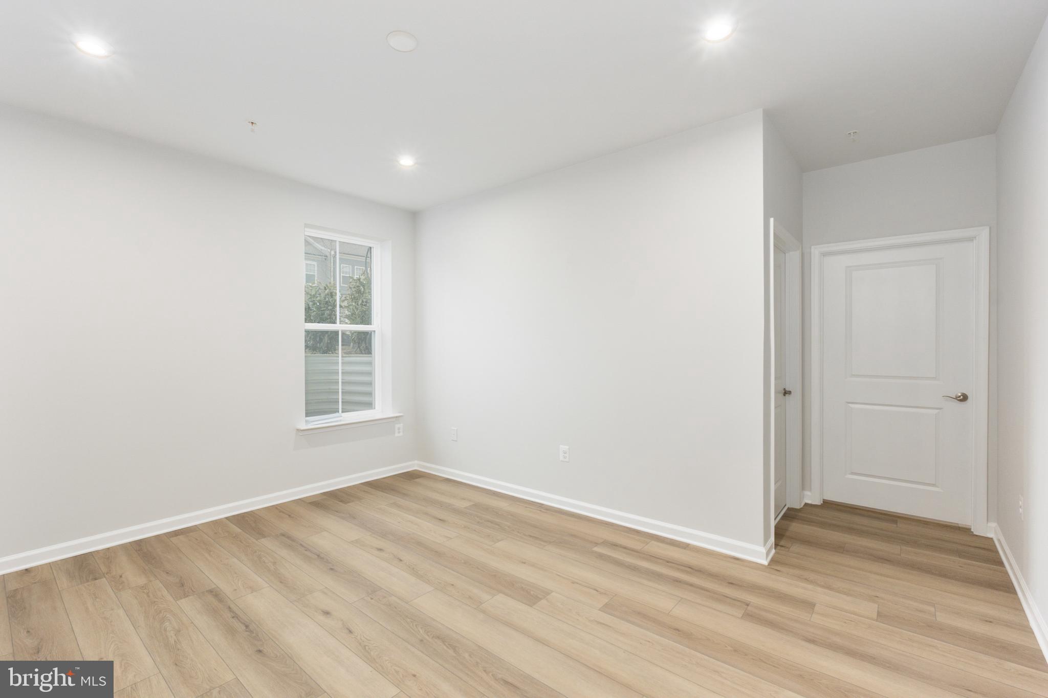 EMBREY MILL - Residential