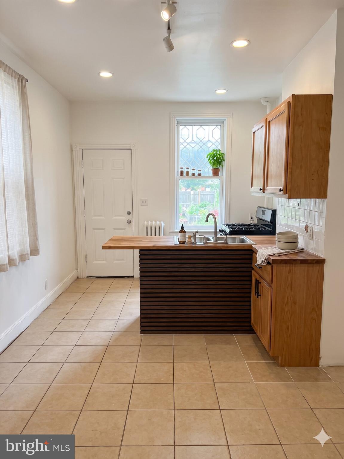 NORTHWOOD - Residential