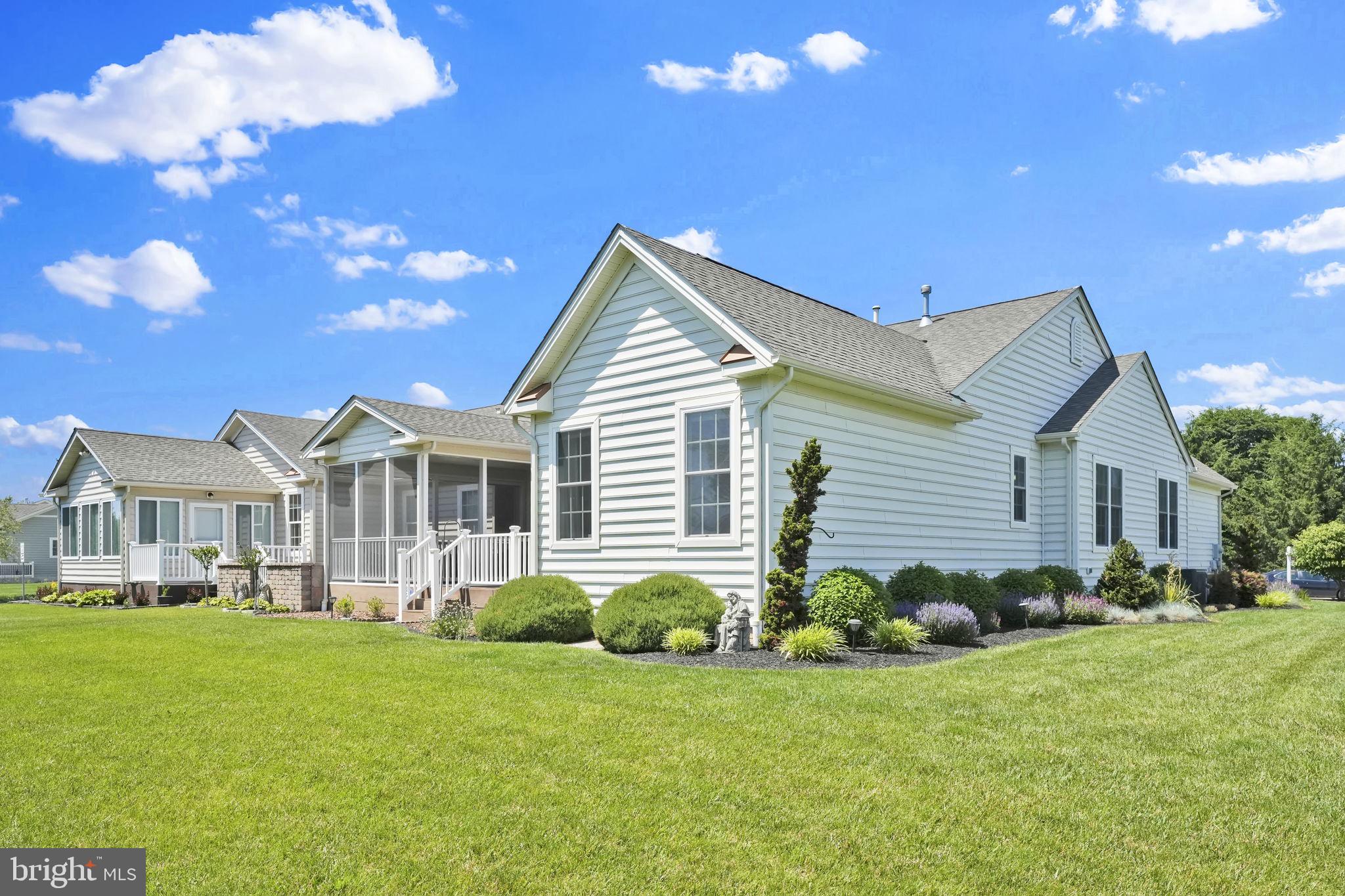 THE VILLAS AT CATTAIL - Residential