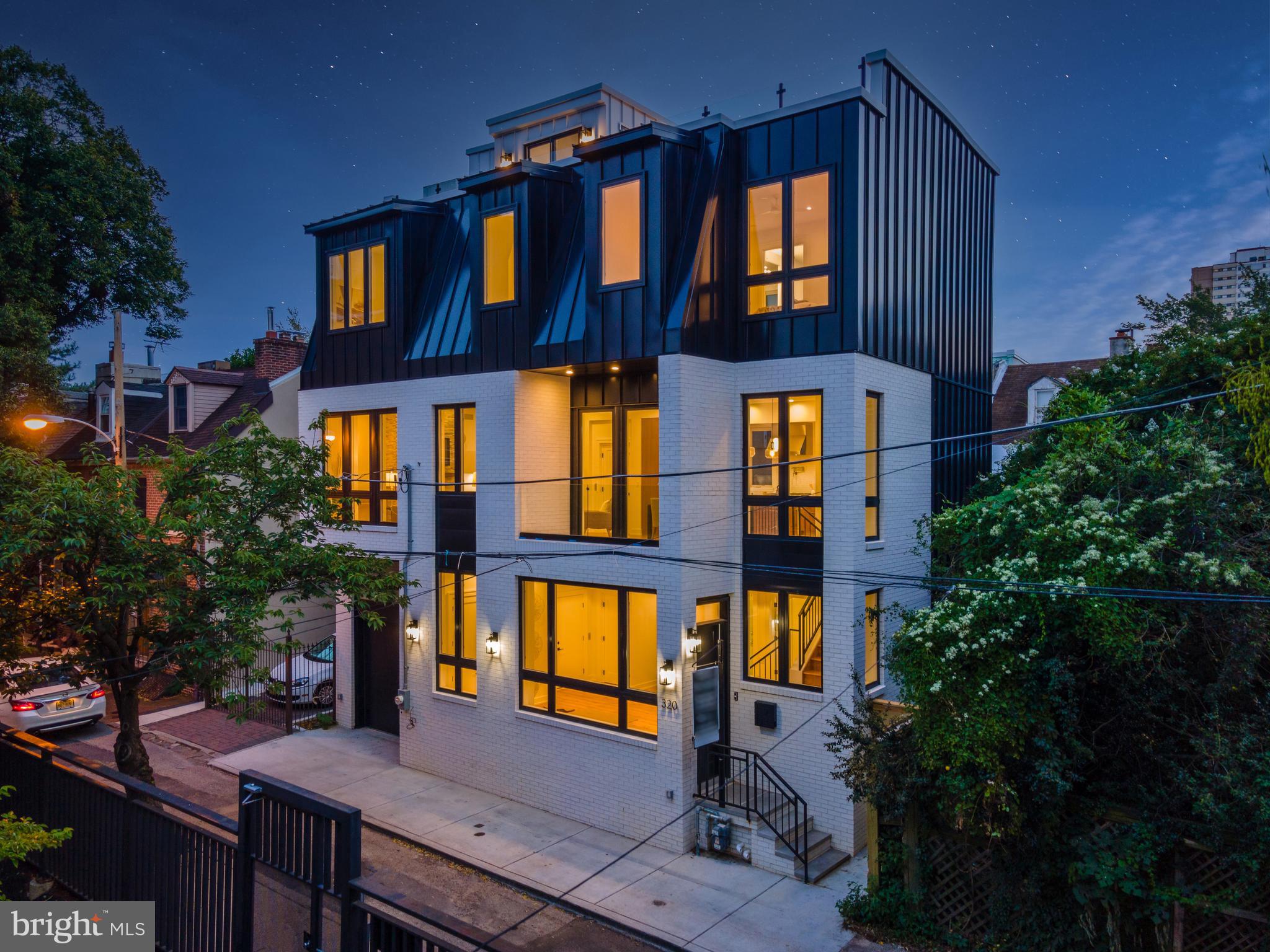 QUEEN VILLAGE - Residential