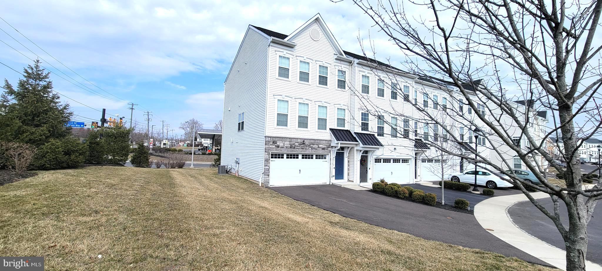 HIGH GROVE - Residential