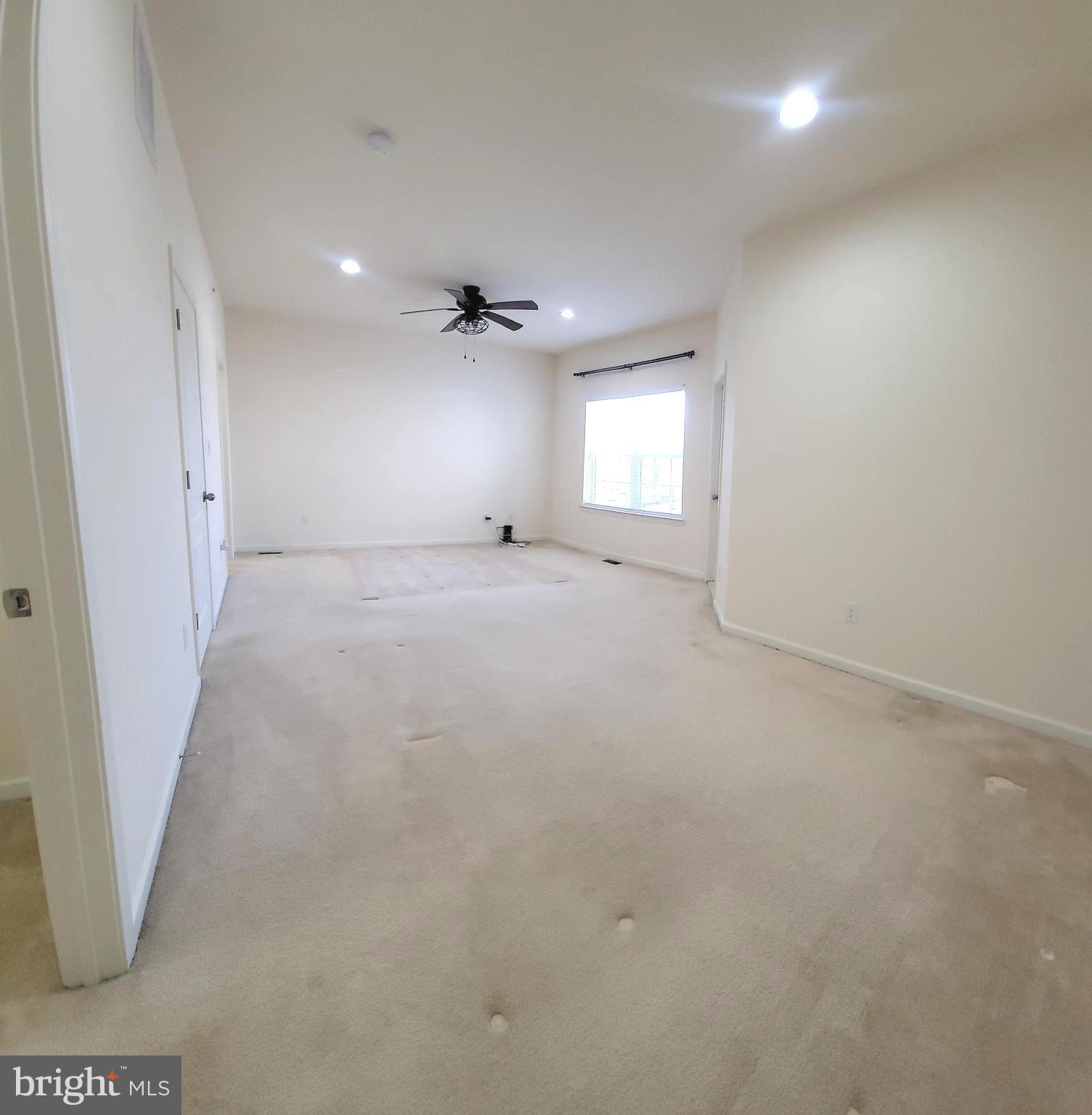 HIGH GROVE - Residential