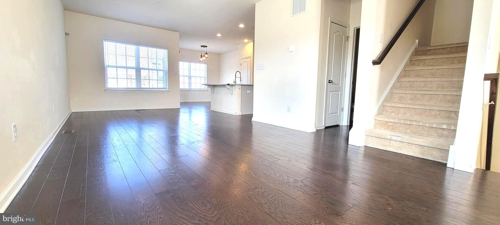 HIGH GROVE - Residential
