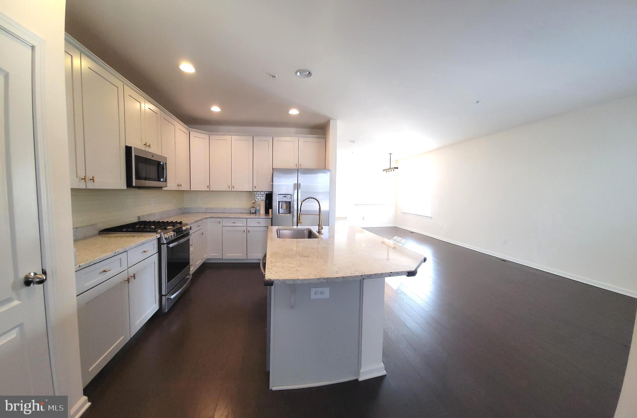 HIGH GROVE - Residential