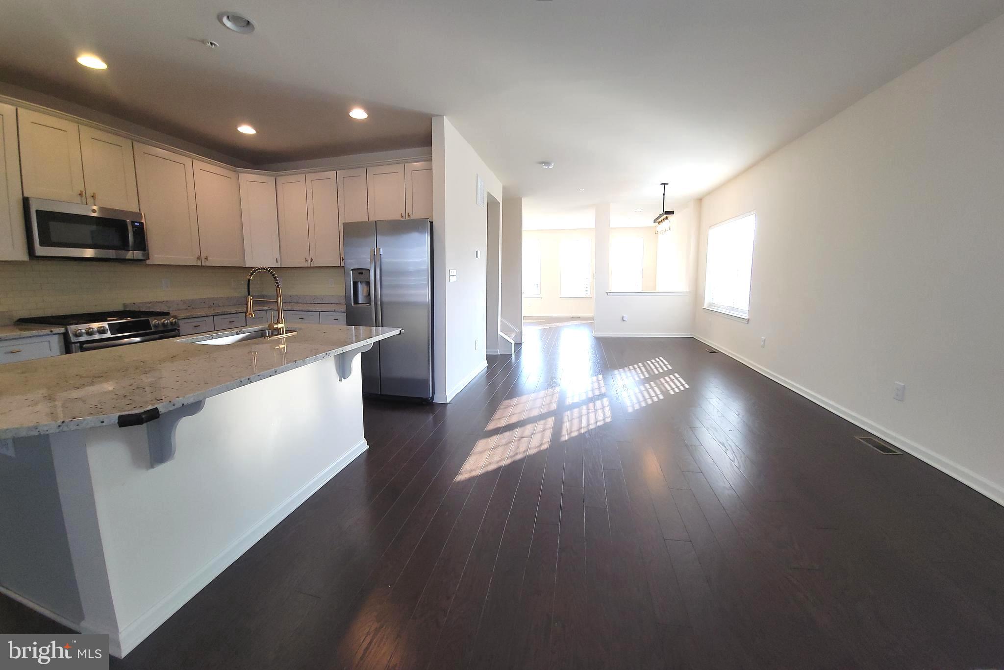 HIGH GROVE - Residential