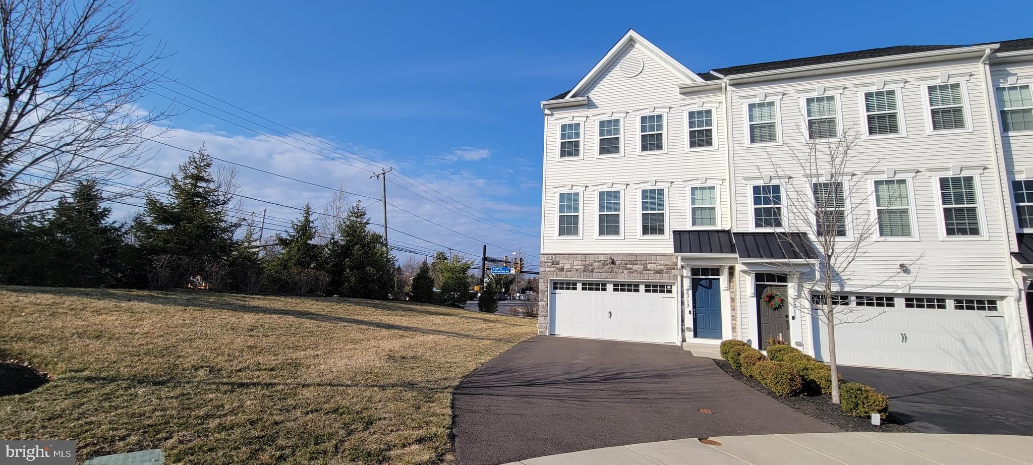 HIGH GROVE - Residential