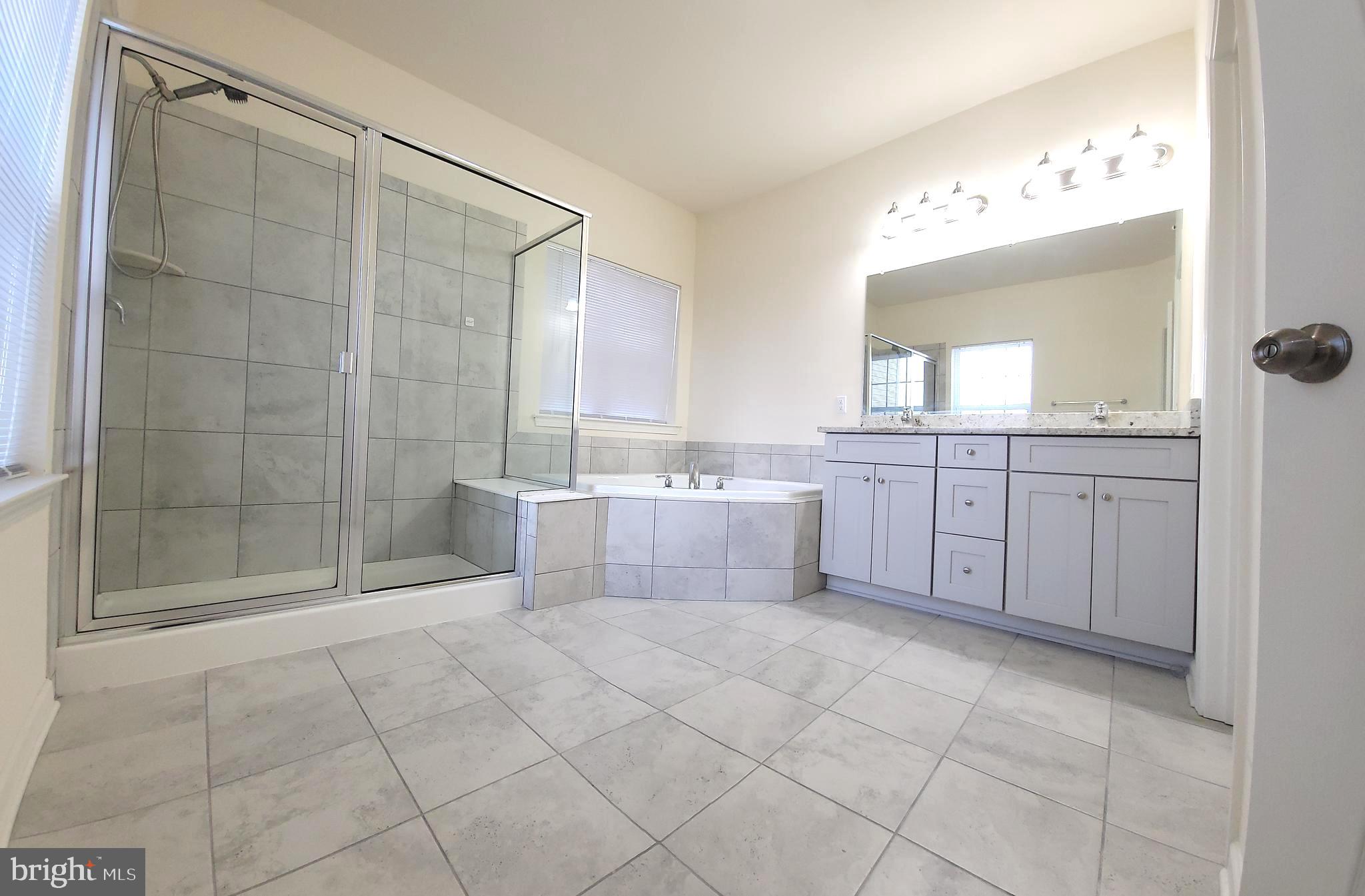 HIGH GROVE - Residential