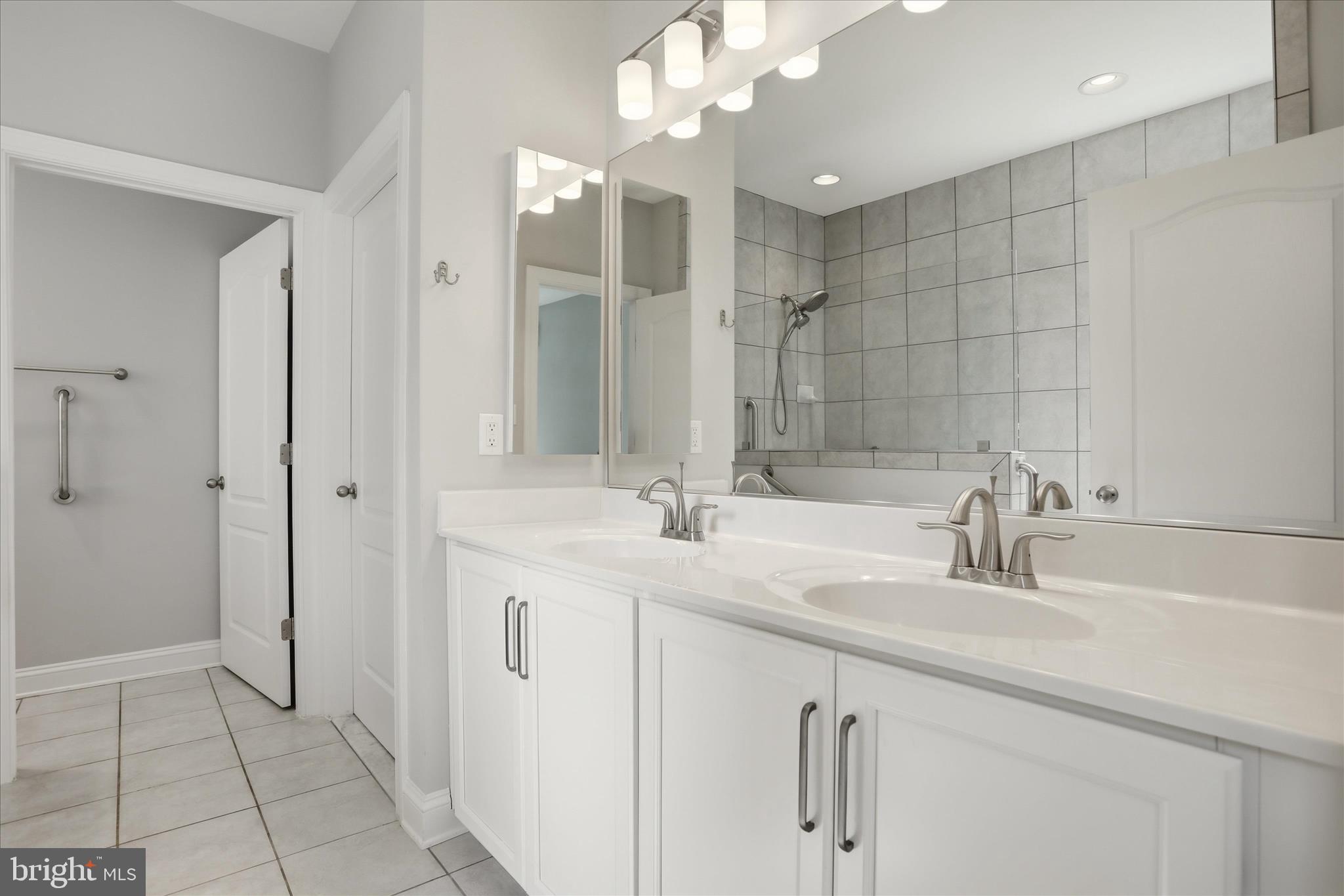 CEDAR MEADOWS - Residential
