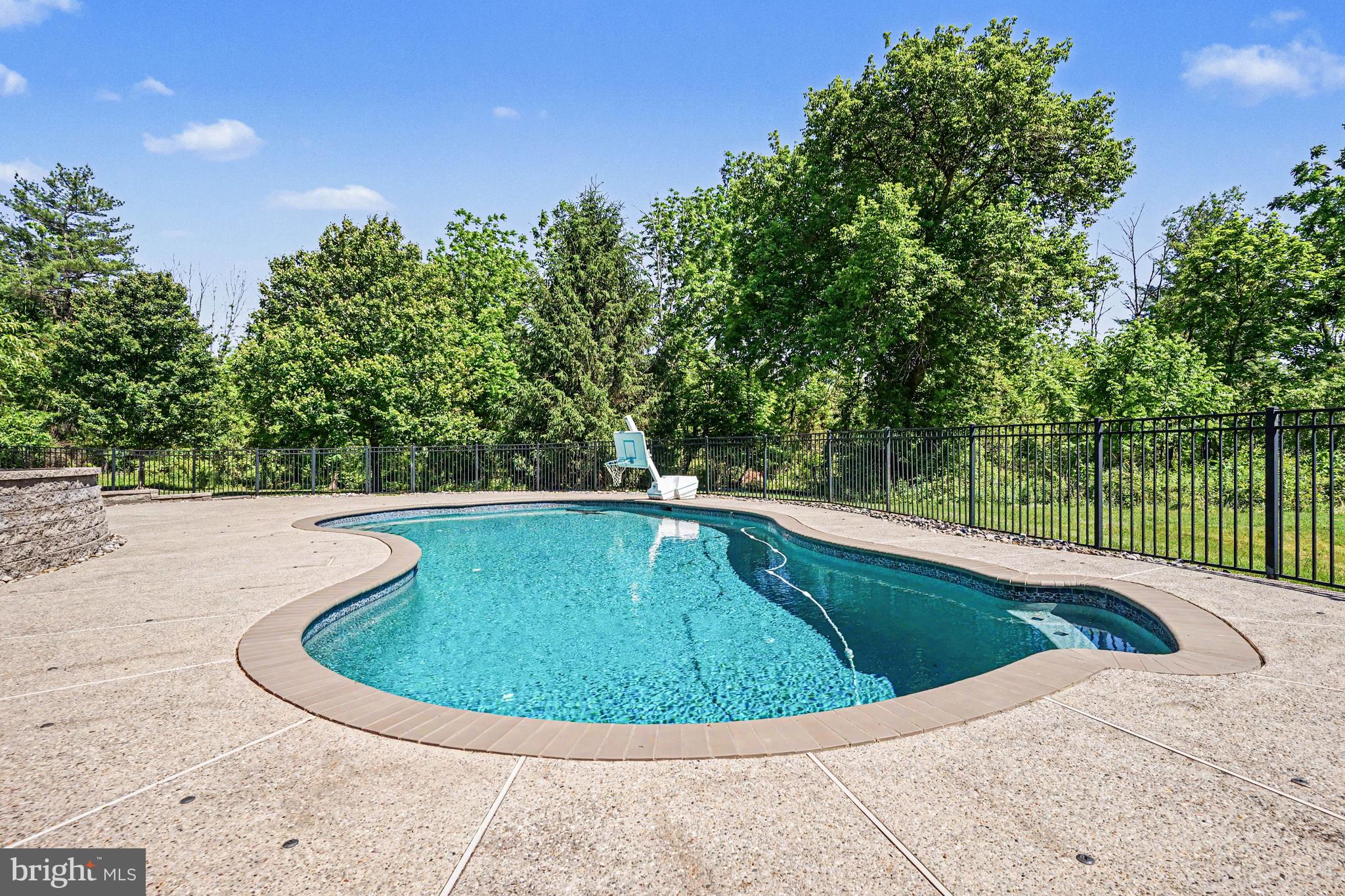 ENCLAVE AT EVANSBURG - Residential