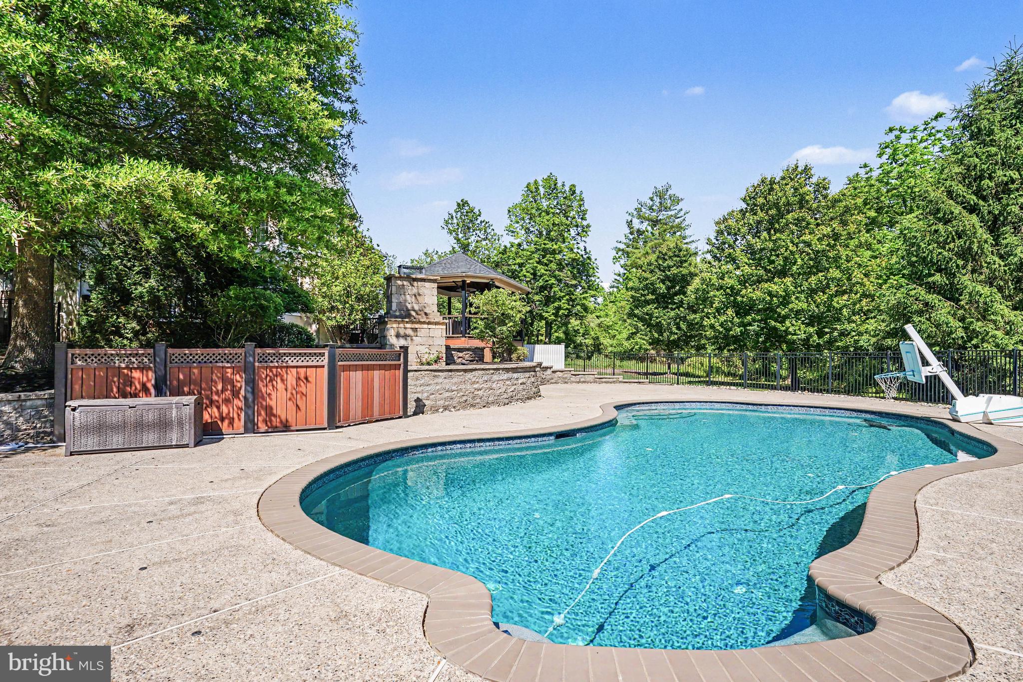 ENCLAVE AT EVANSBURG - Residential
