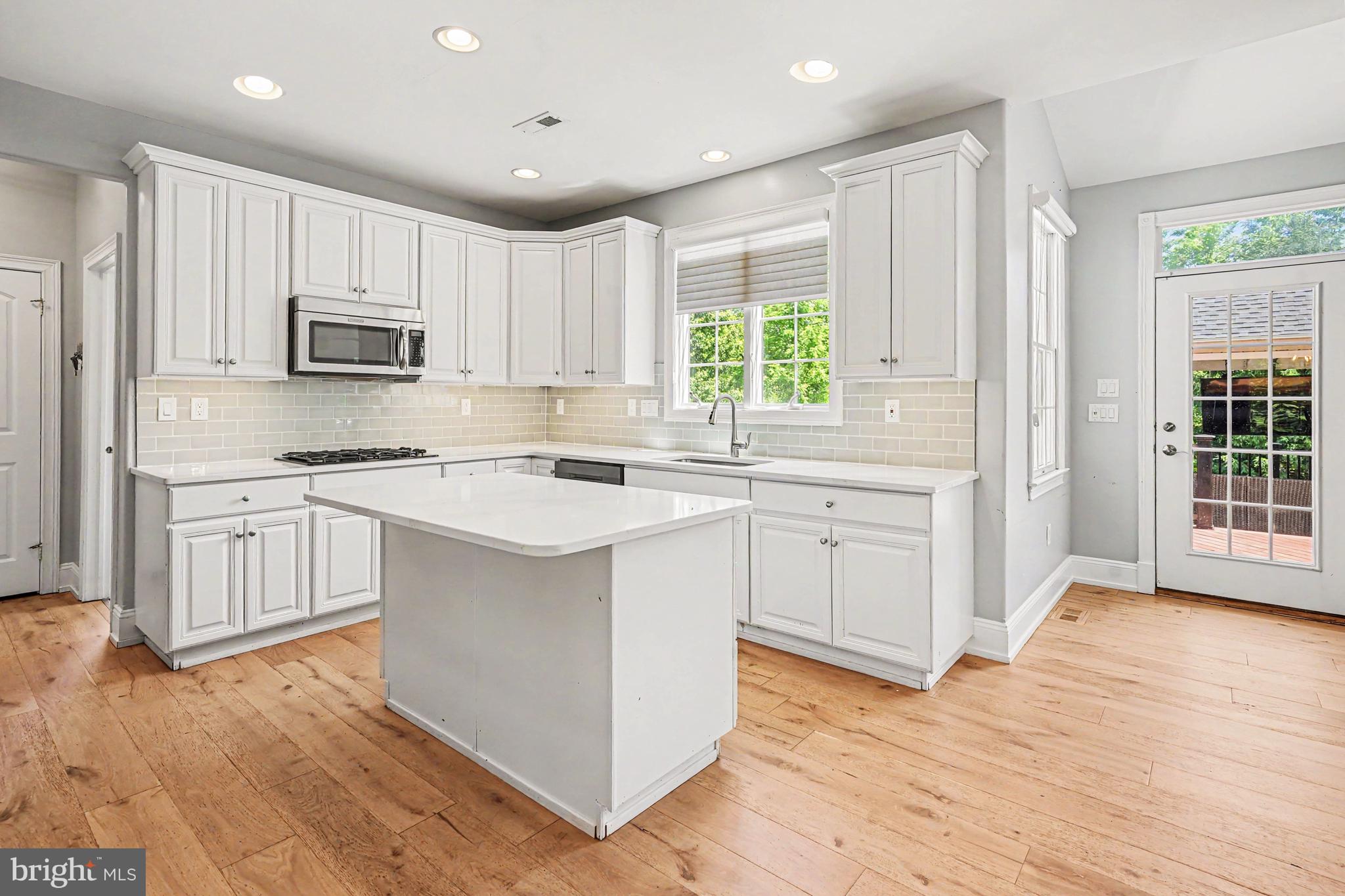 ENCLAVE AT EVANSBURG - Residential