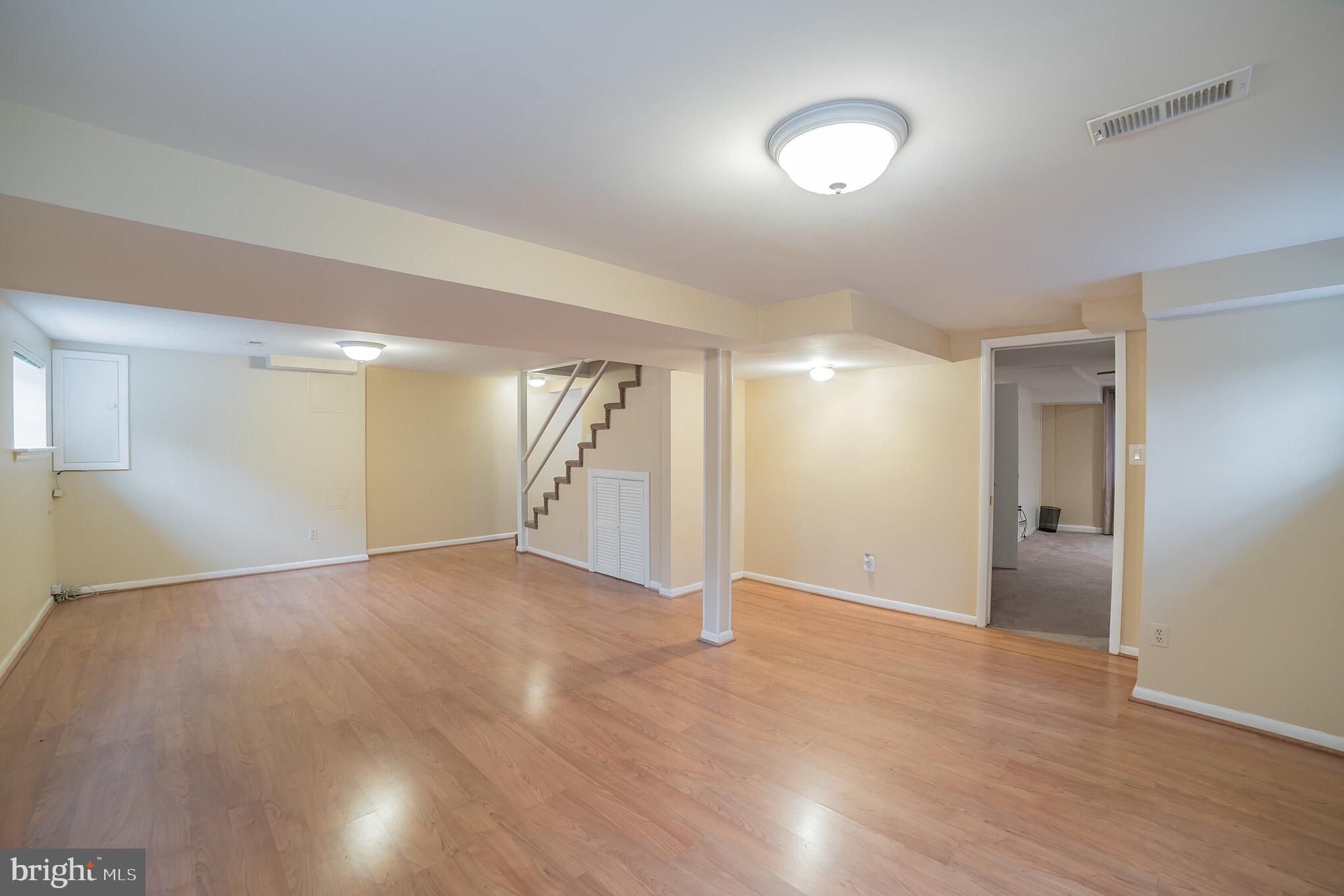 BETHESDA OUTSIDE - Residential