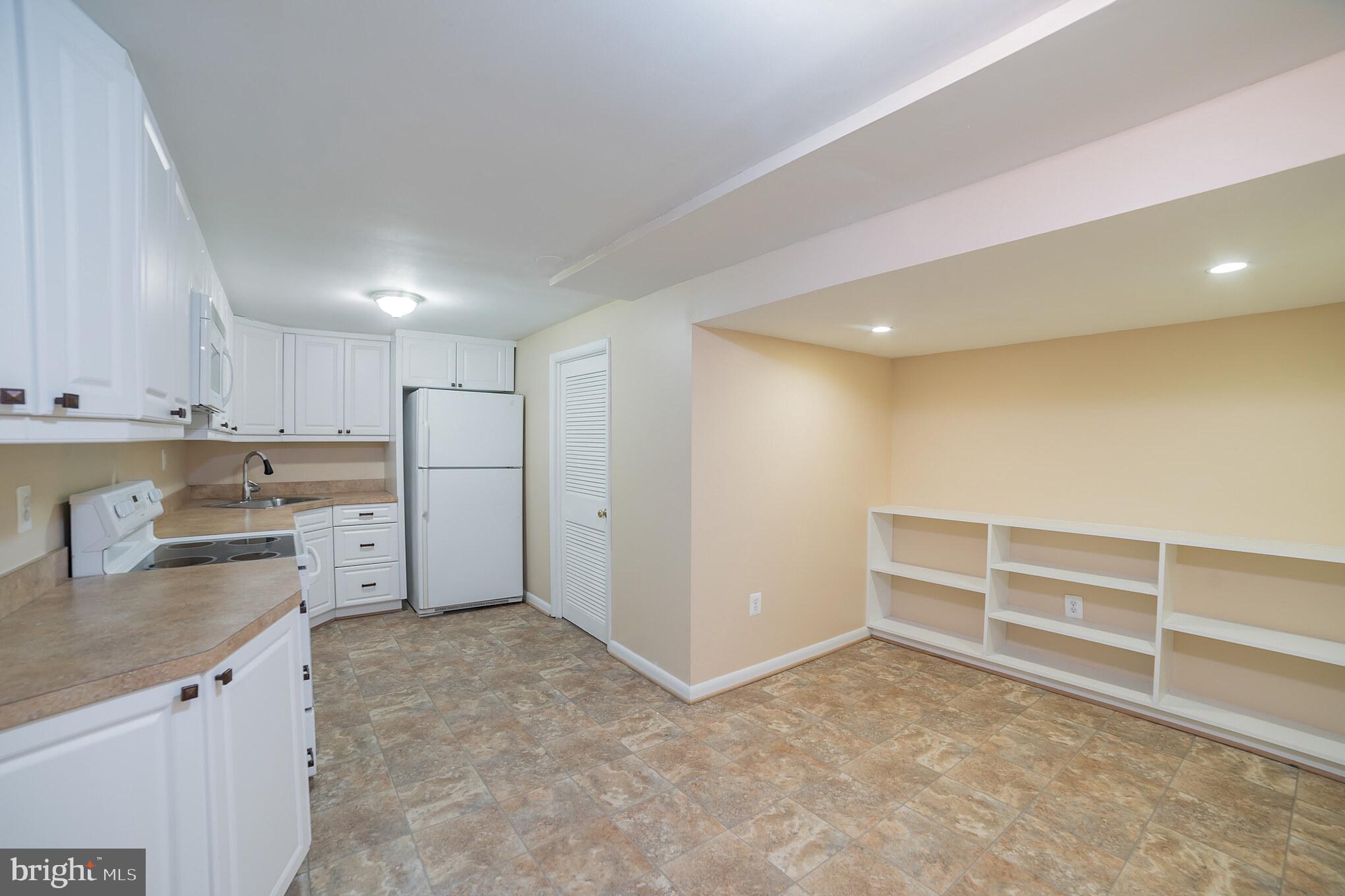 BETHESDA OUTSIDE - Residential