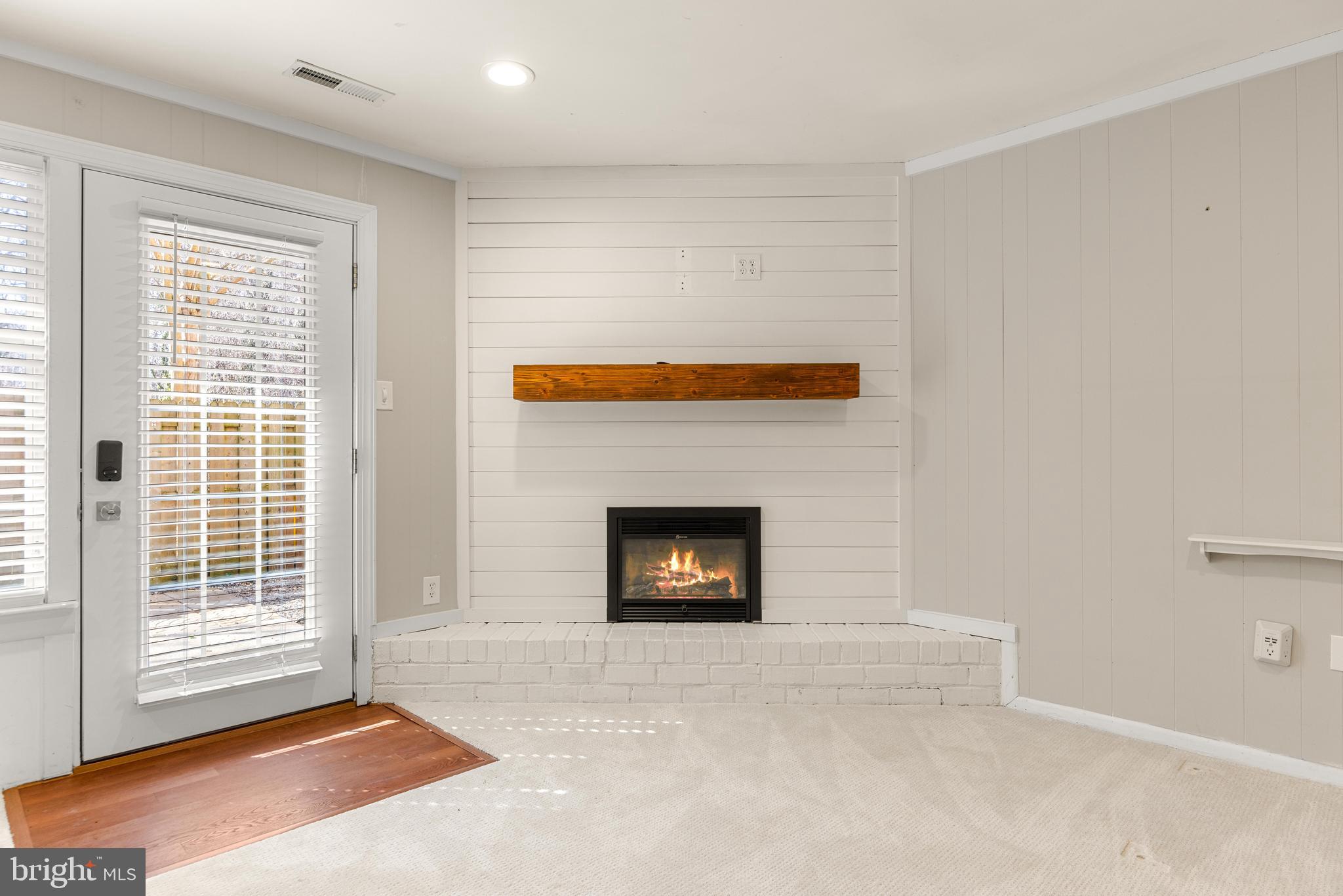 BAY HILLS - Residential Lease