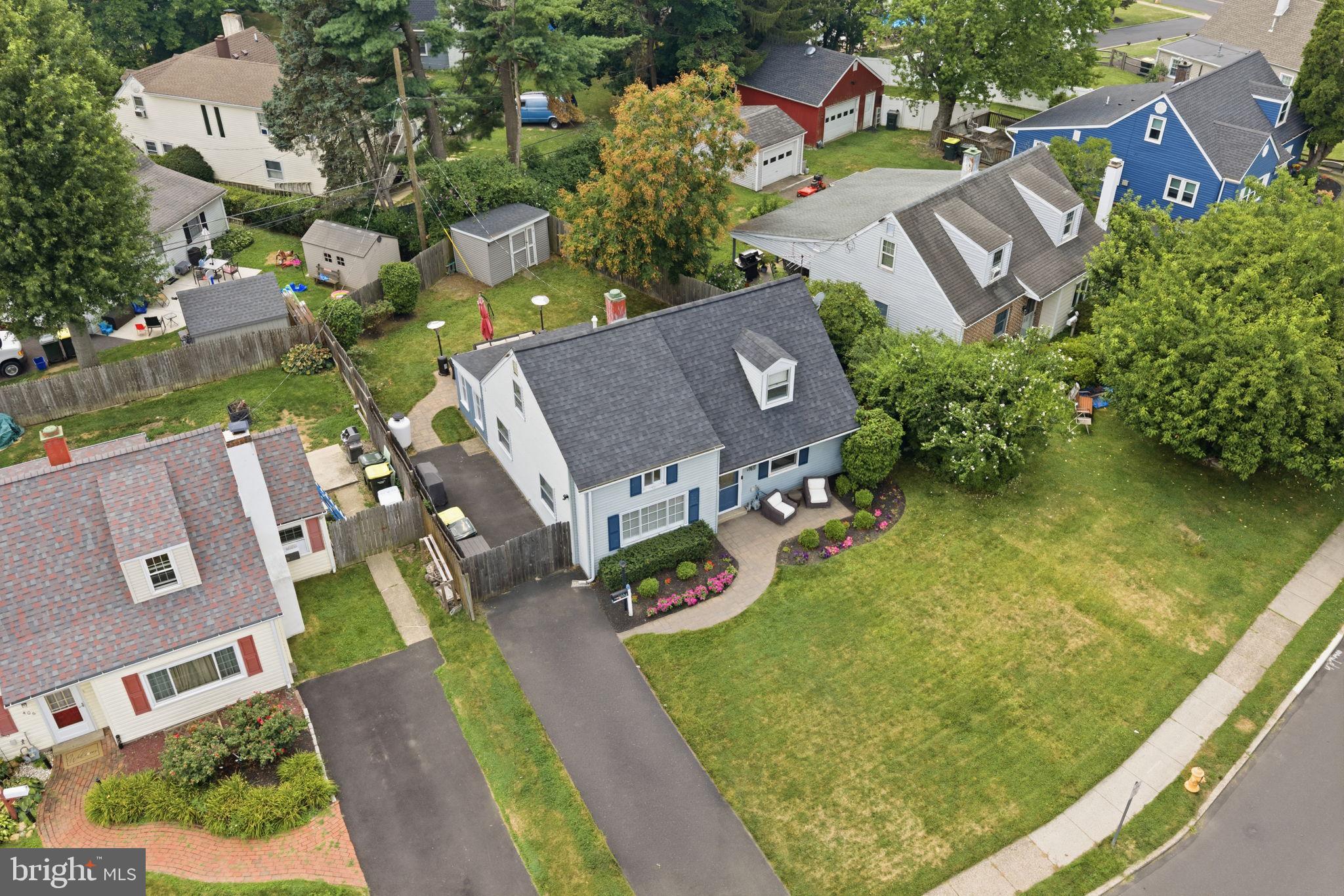 COLONIAL VIL - Residential