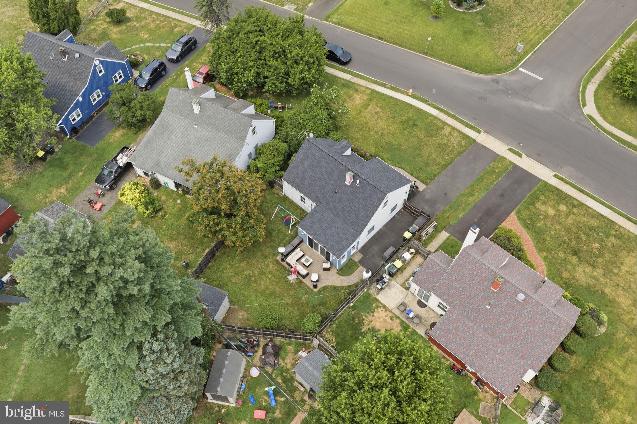 COLONIAL VIL - Residential