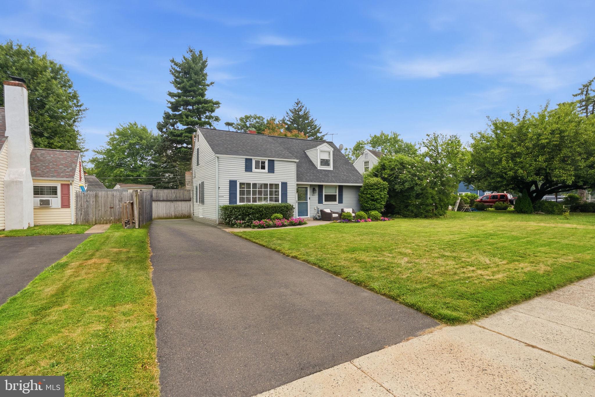 COLONIAL VIL - Residential