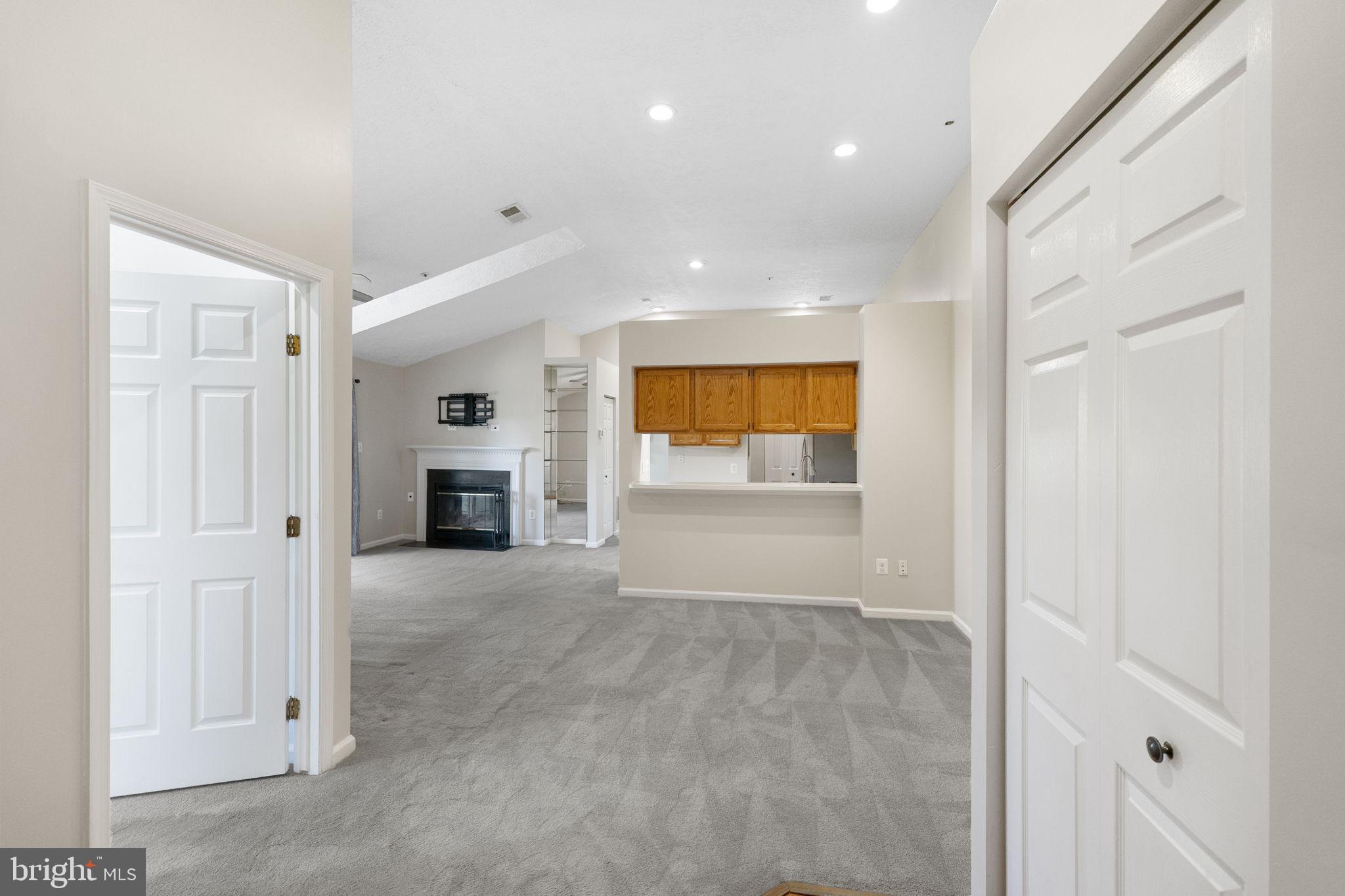 WATERS EDGE AT NORTH LAKE - Residential
