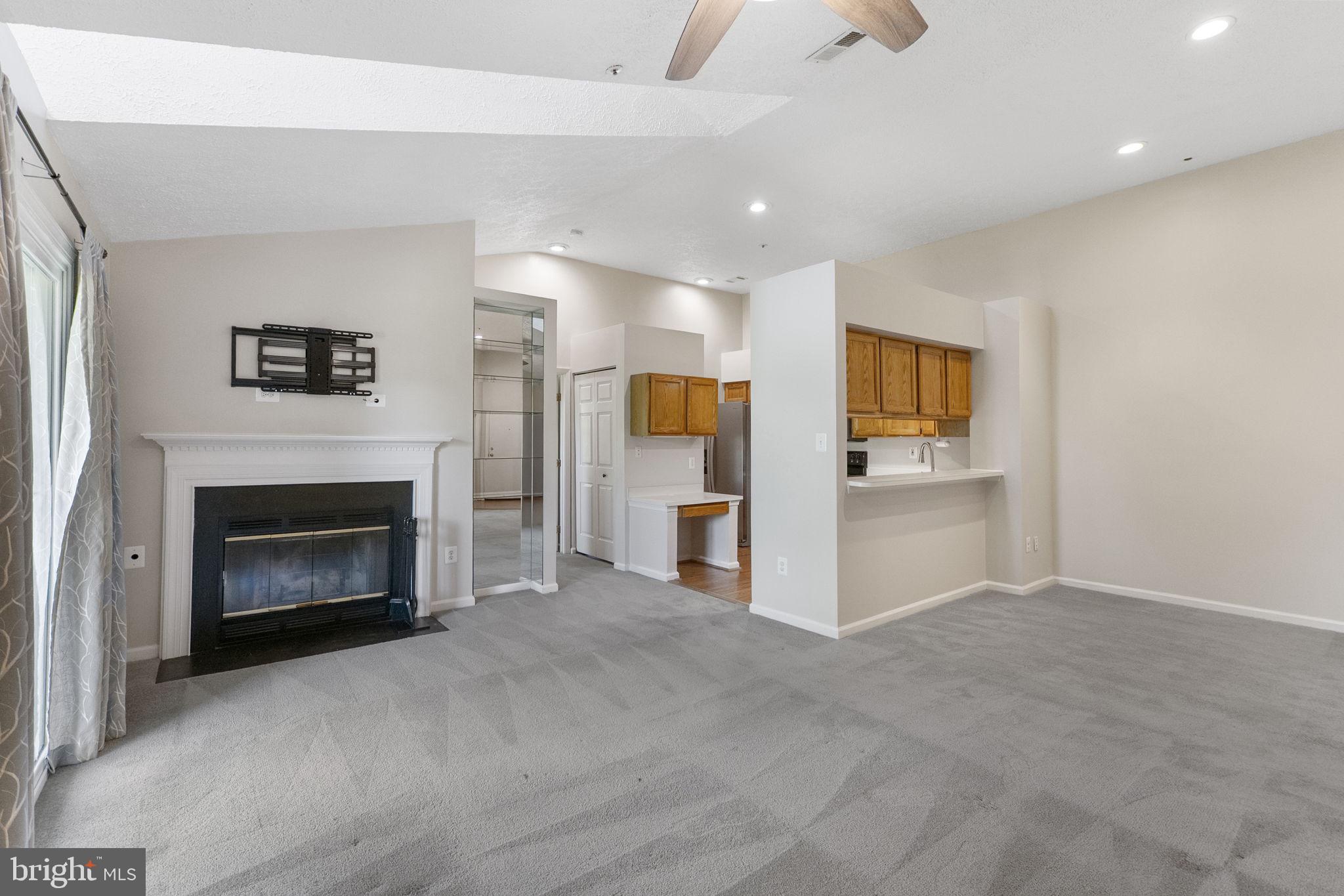 WATERS EDGE AT NORTH LAKE - Residential