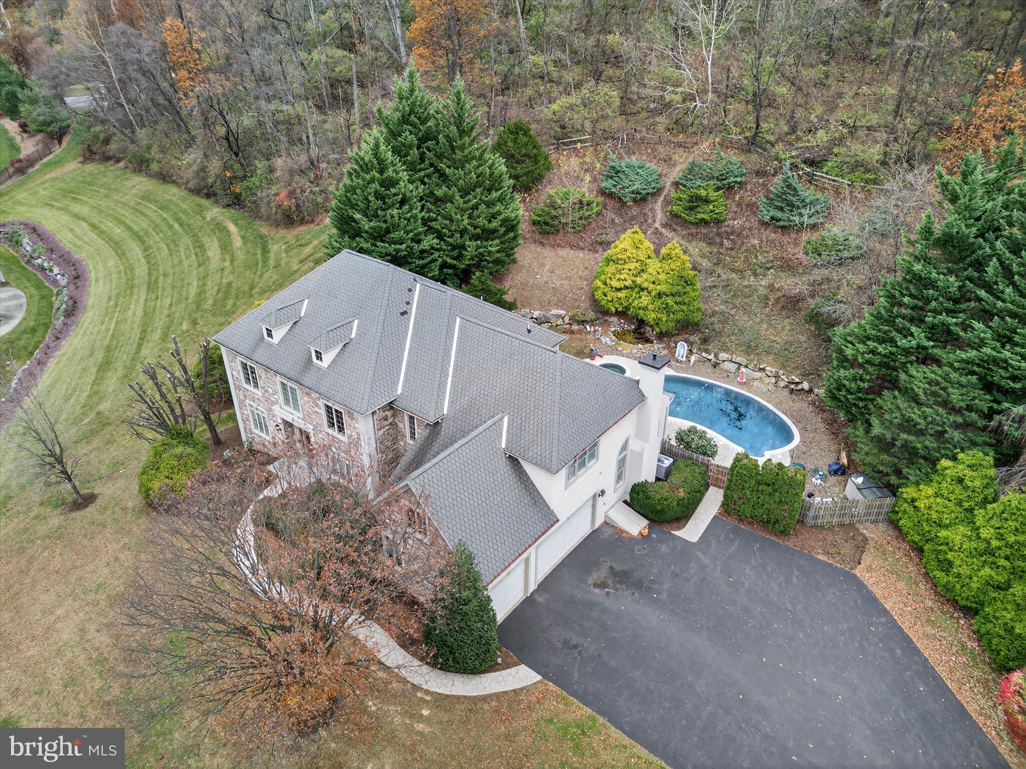 INVERNESS AT SPRIN - Residential
