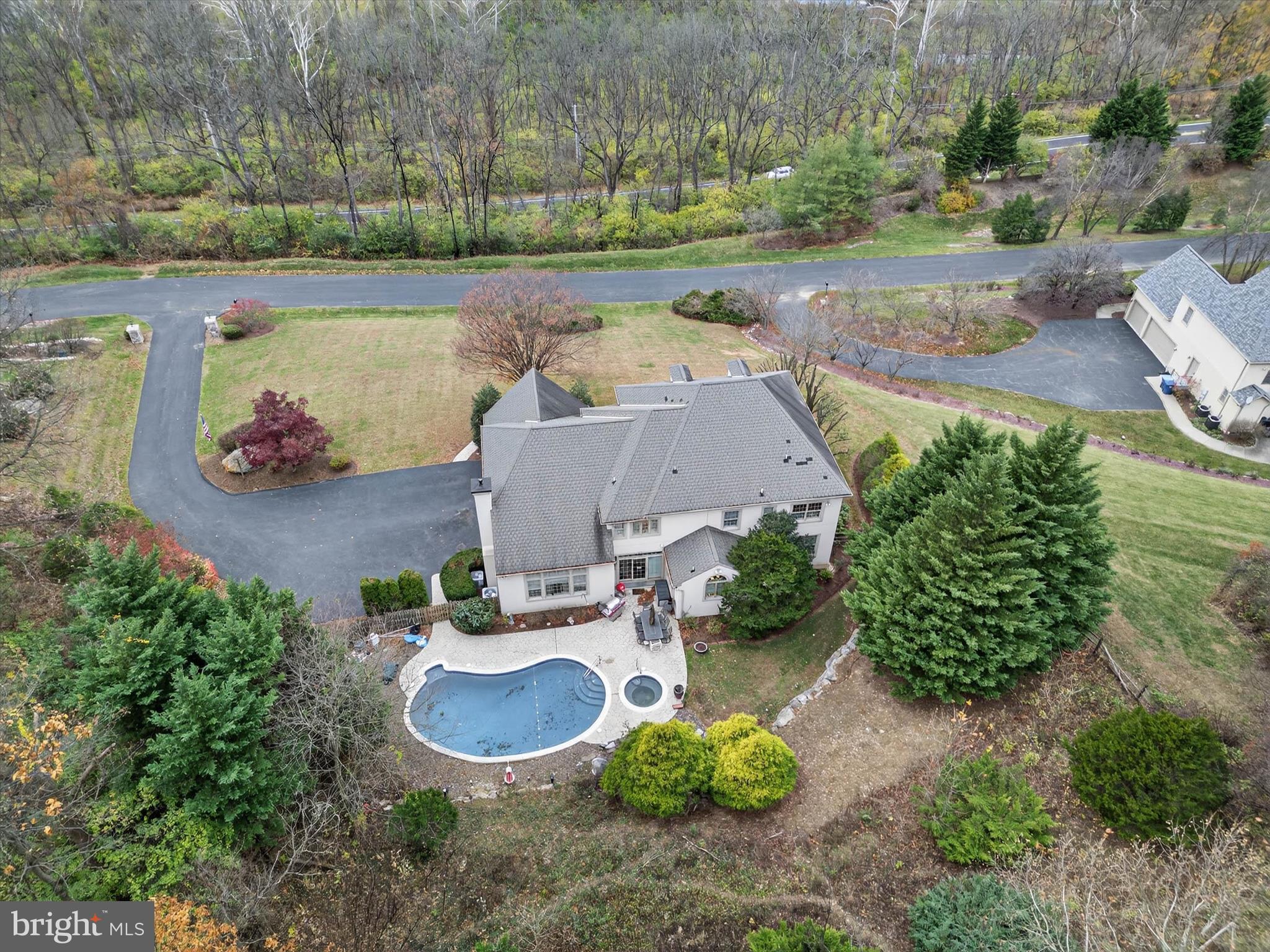 INVERNESS AT SPRIN - Residential