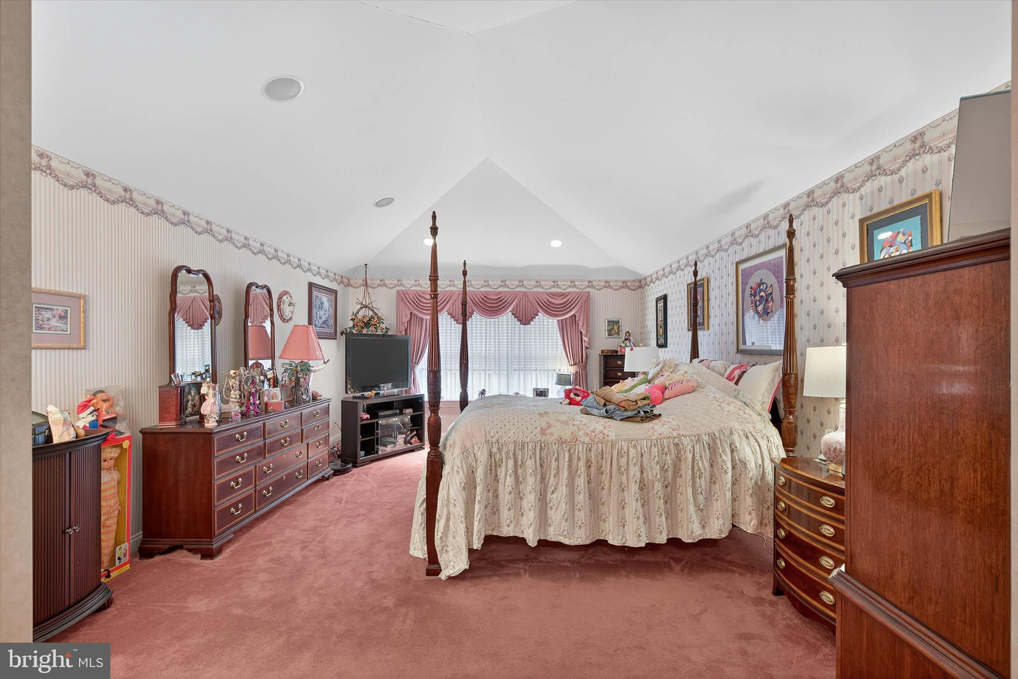 INVERNESS AT SPRIN - Residential