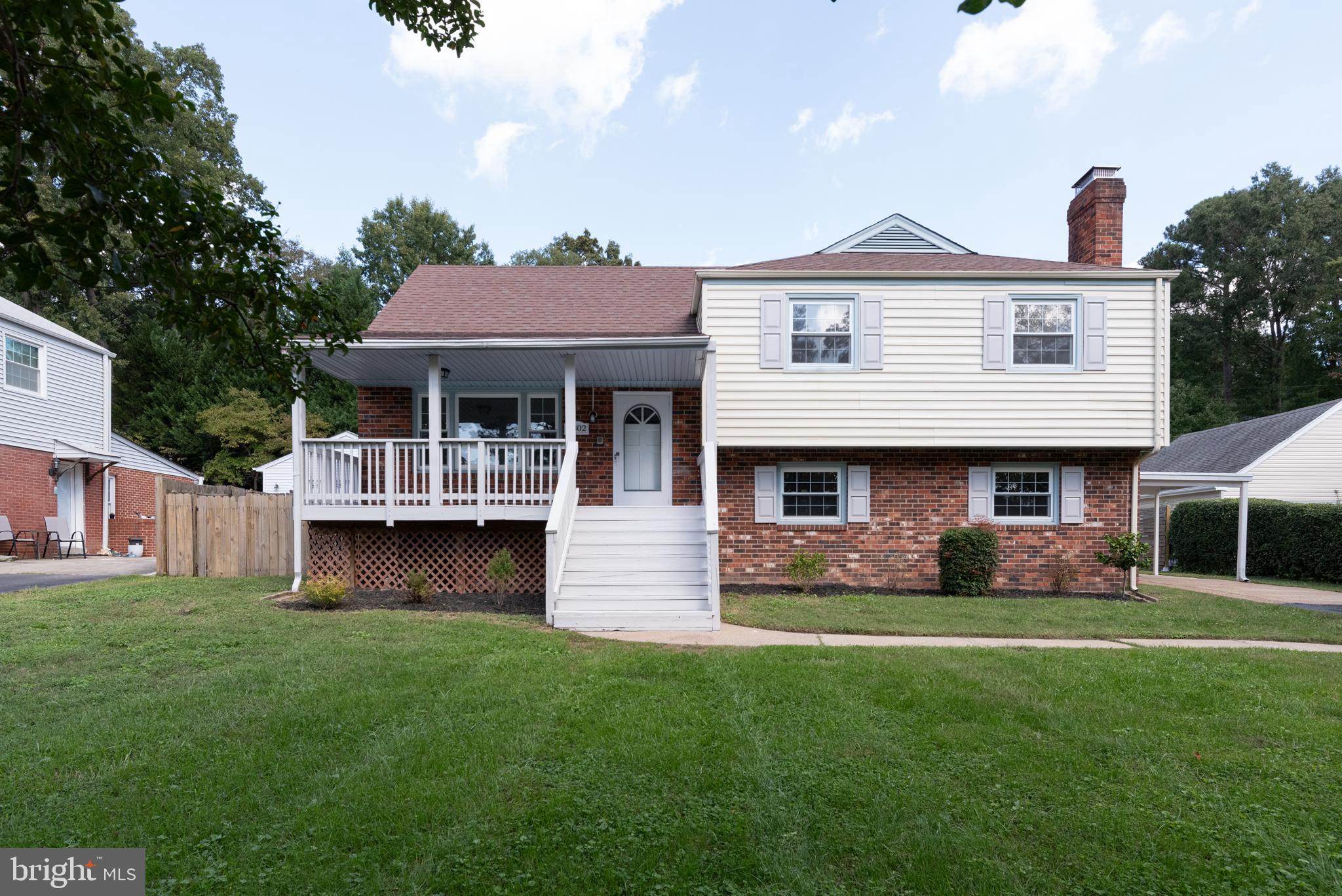 Beautiful 4 Bed 2 Bath Single Family Home in Wedgewood Park, Convenient to Downtown Richmond.
New Carpet, New Luxury Vinyl Flooring, Upgraded Counter Tops, Sunroom, Many Upgrades. Must See!