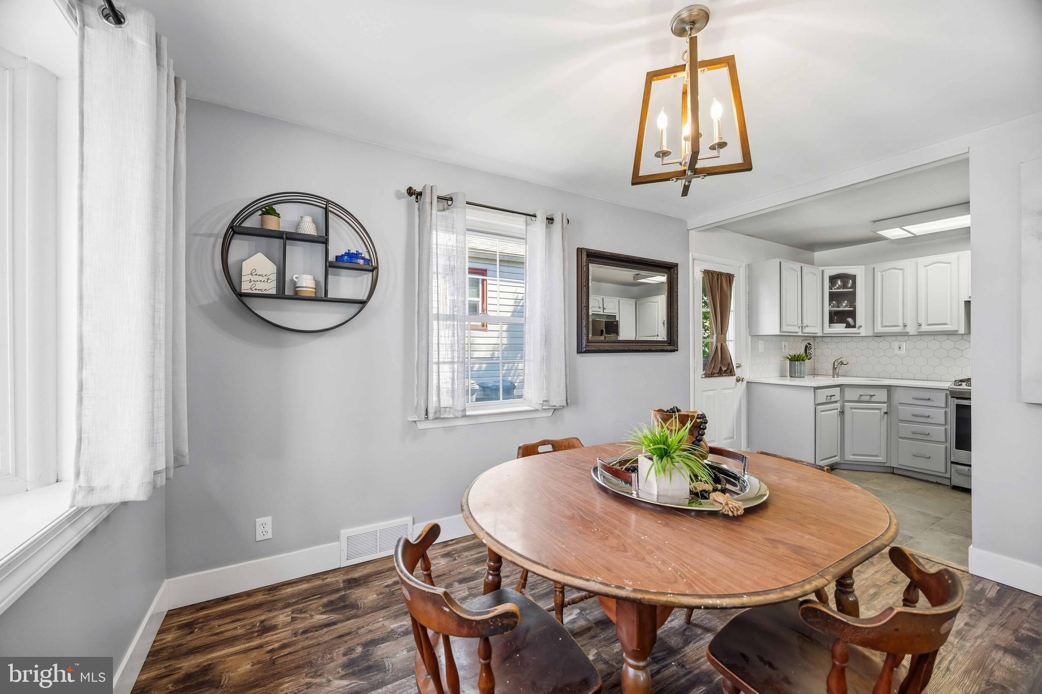 ROSLYN - Residential