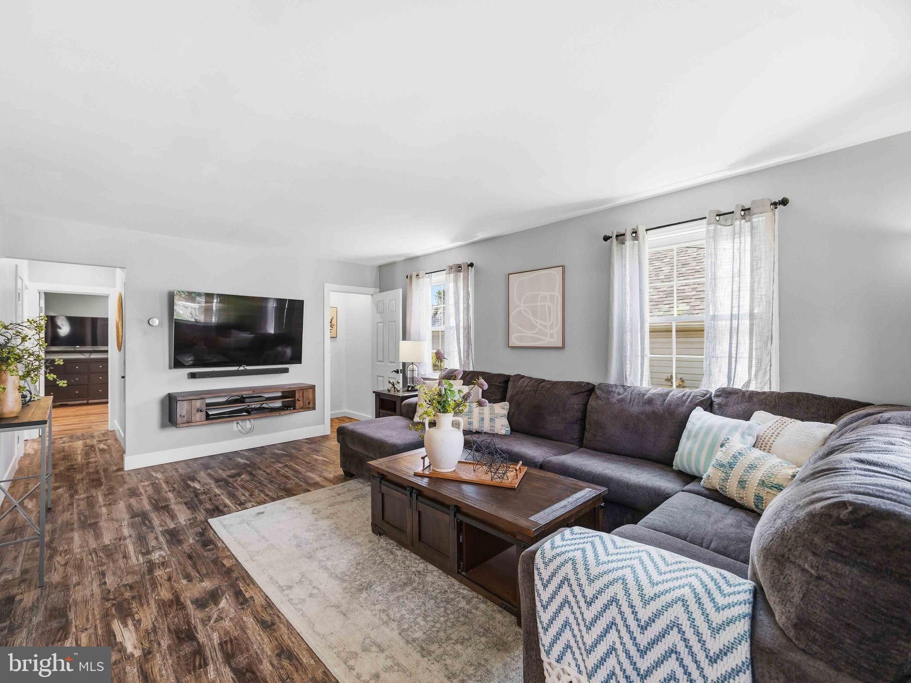 ROSLYN - Residential