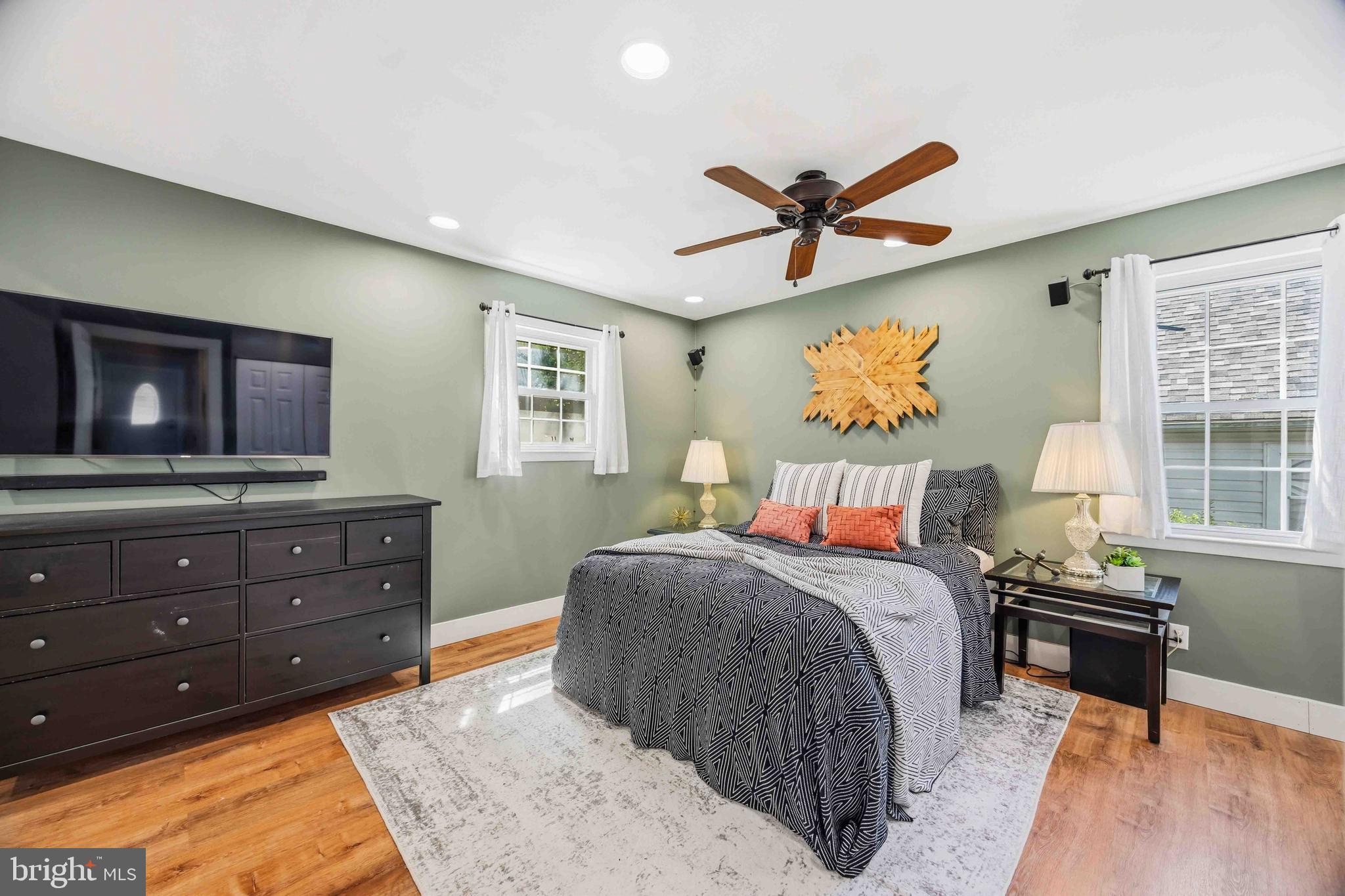 ROSLYN - Residential