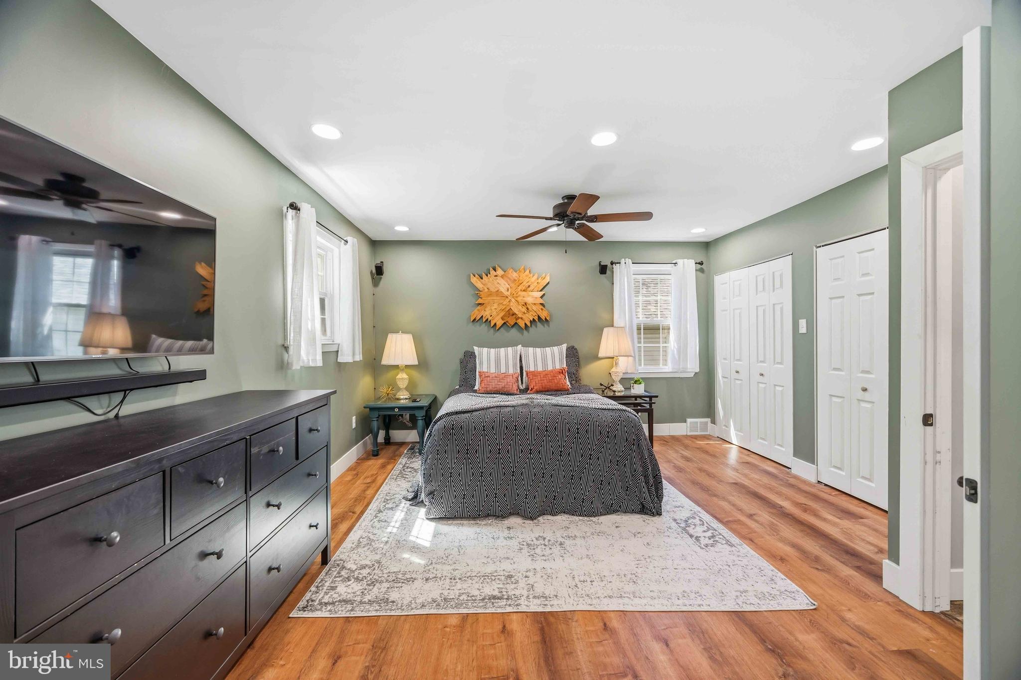 ROSLYN - Residential