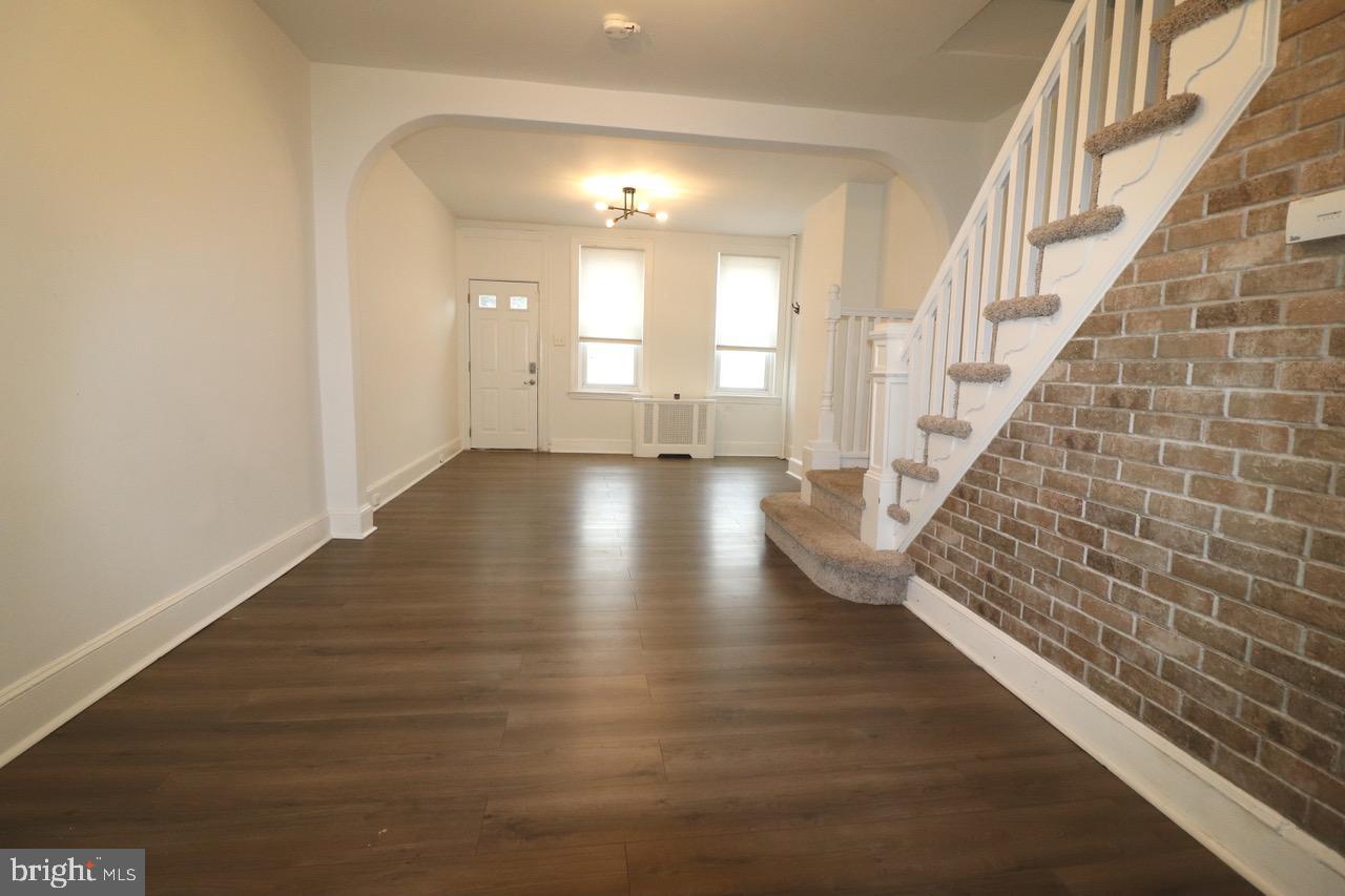 BRIDESBURG - Residential
