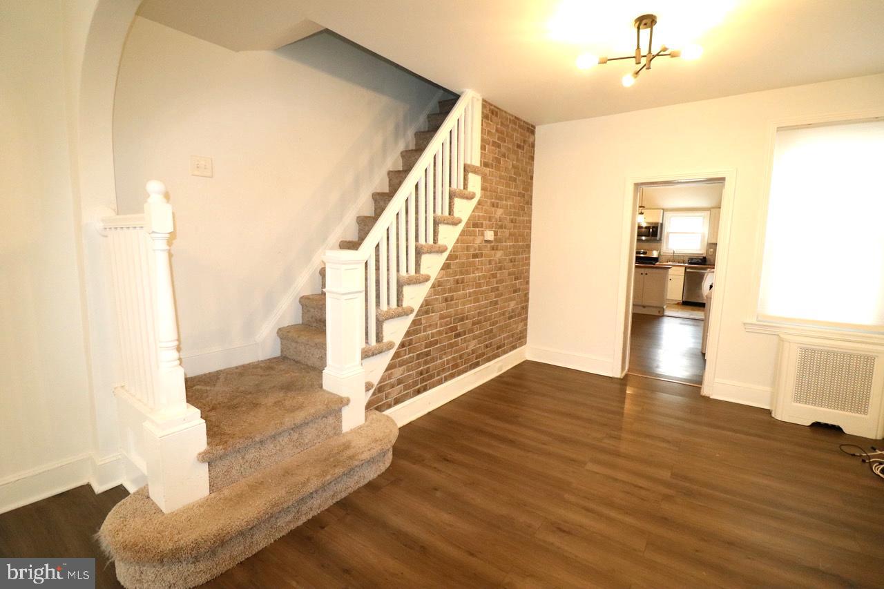 BRIDESBURG - Residential