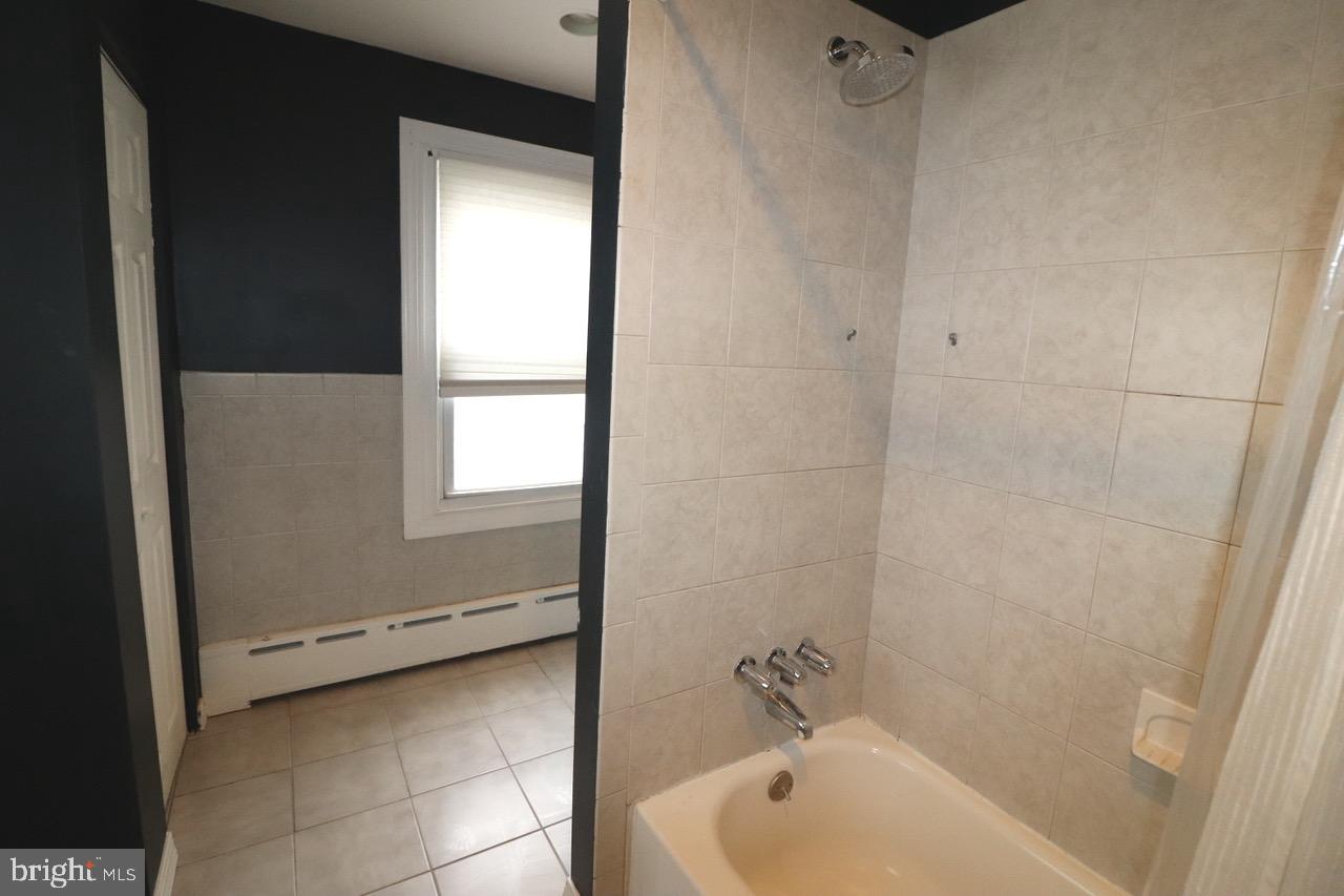 BRIDESBURG - Residential