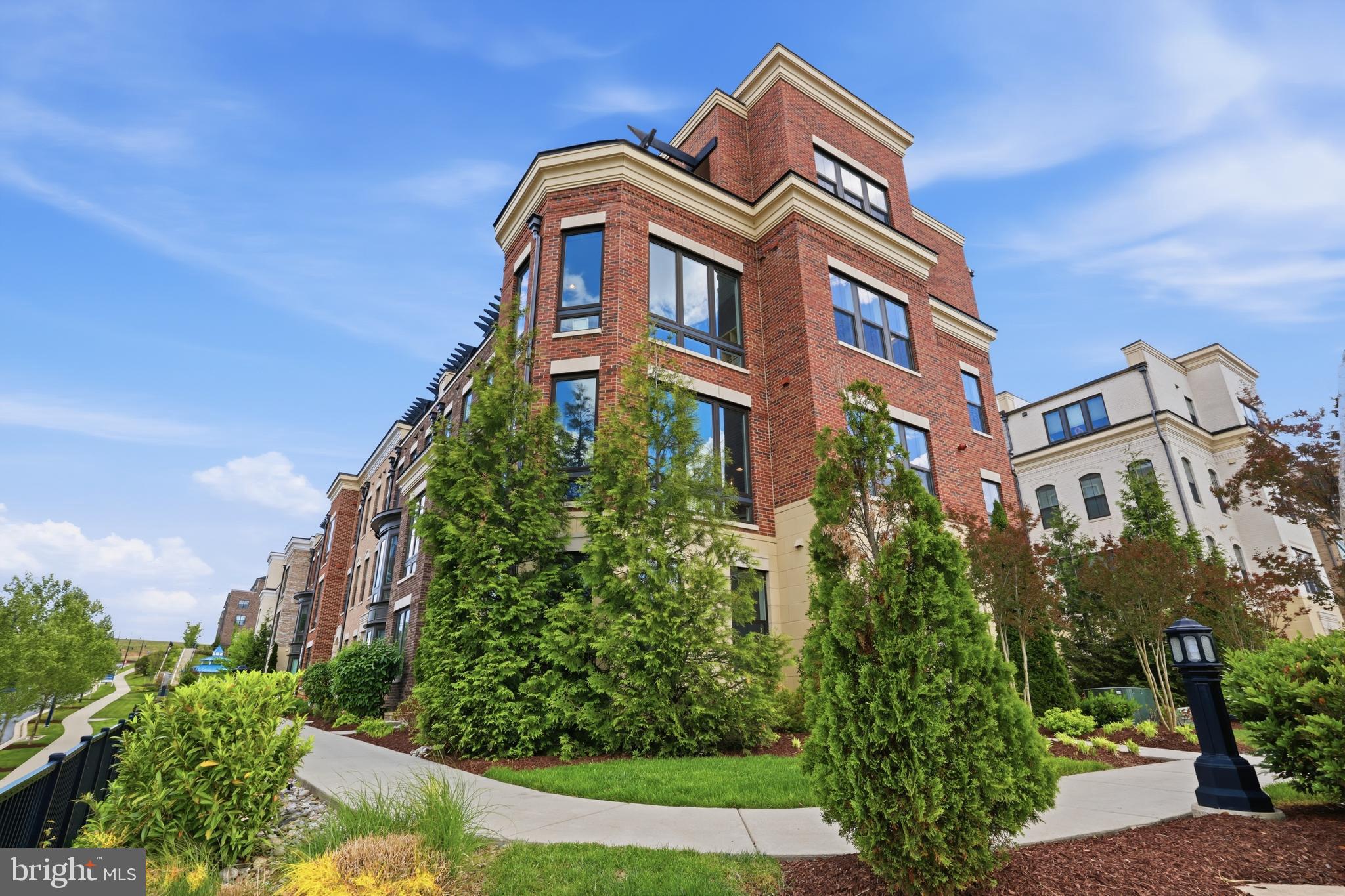 POTOMAC OVERLOOK CONDO - Residential