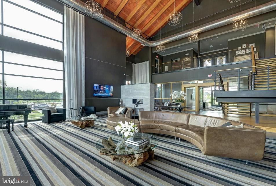 ONE LOUDOUN - Residential