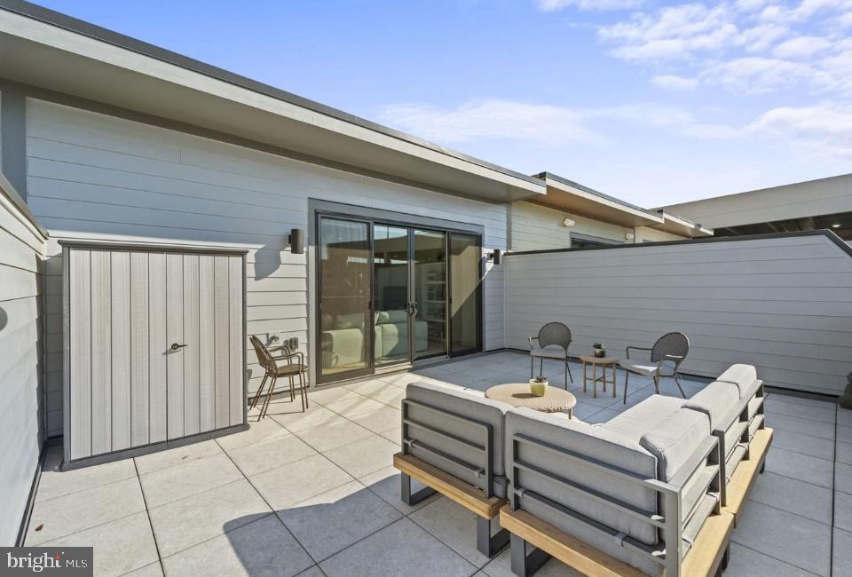 ONE LOUDOUN - Residential
