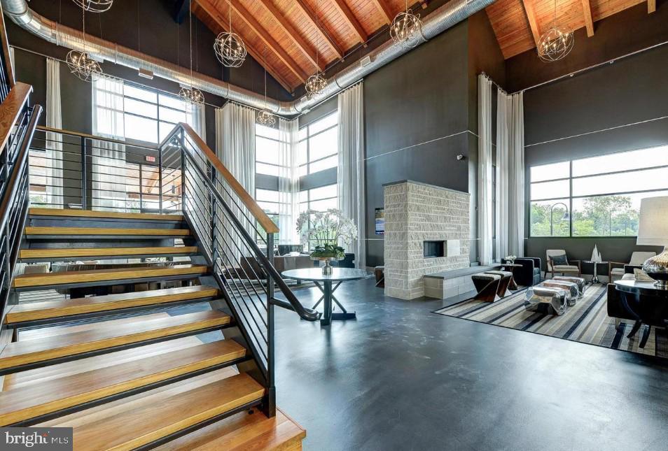 ONE LOUDOUN - Residential