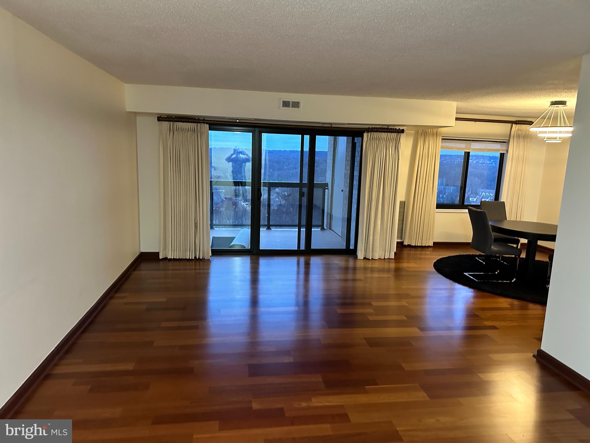 WATERGATE AT LANDMARK - Residential
