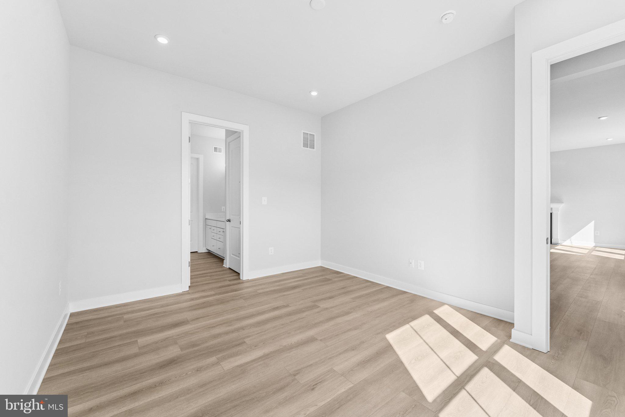 TOWER HILL - Residential
