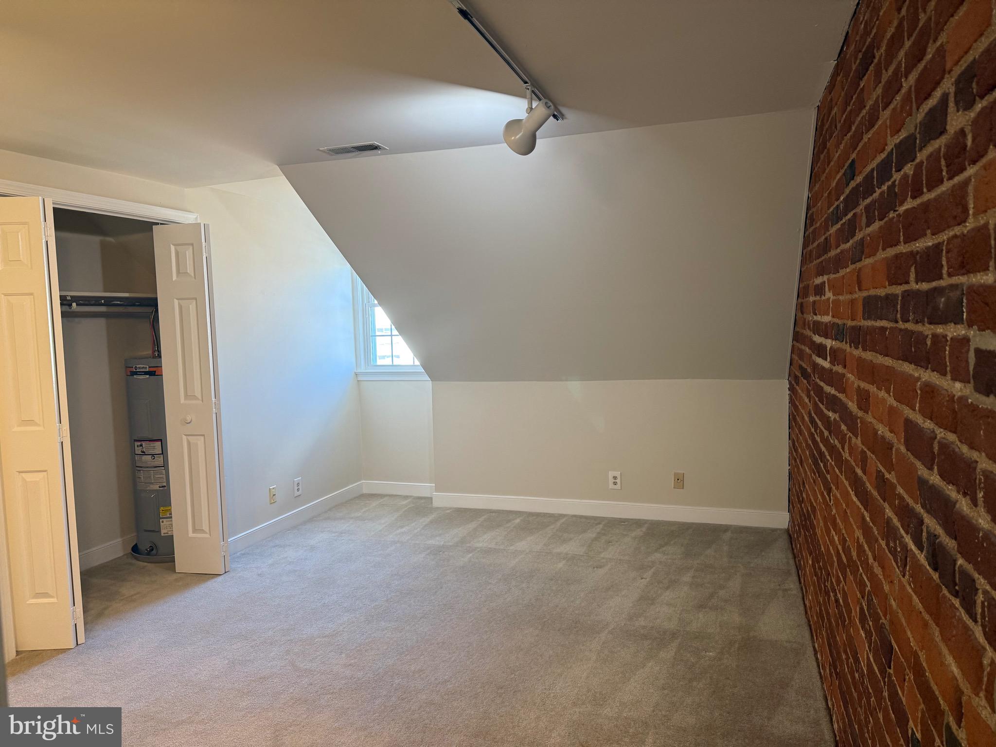 DOWNTOWN FREDERICKSBURG - Residential Lease