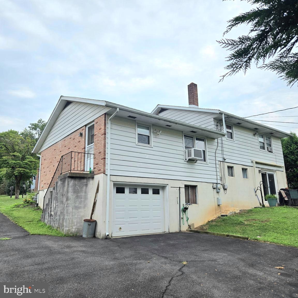CRESTWOOD - Residential