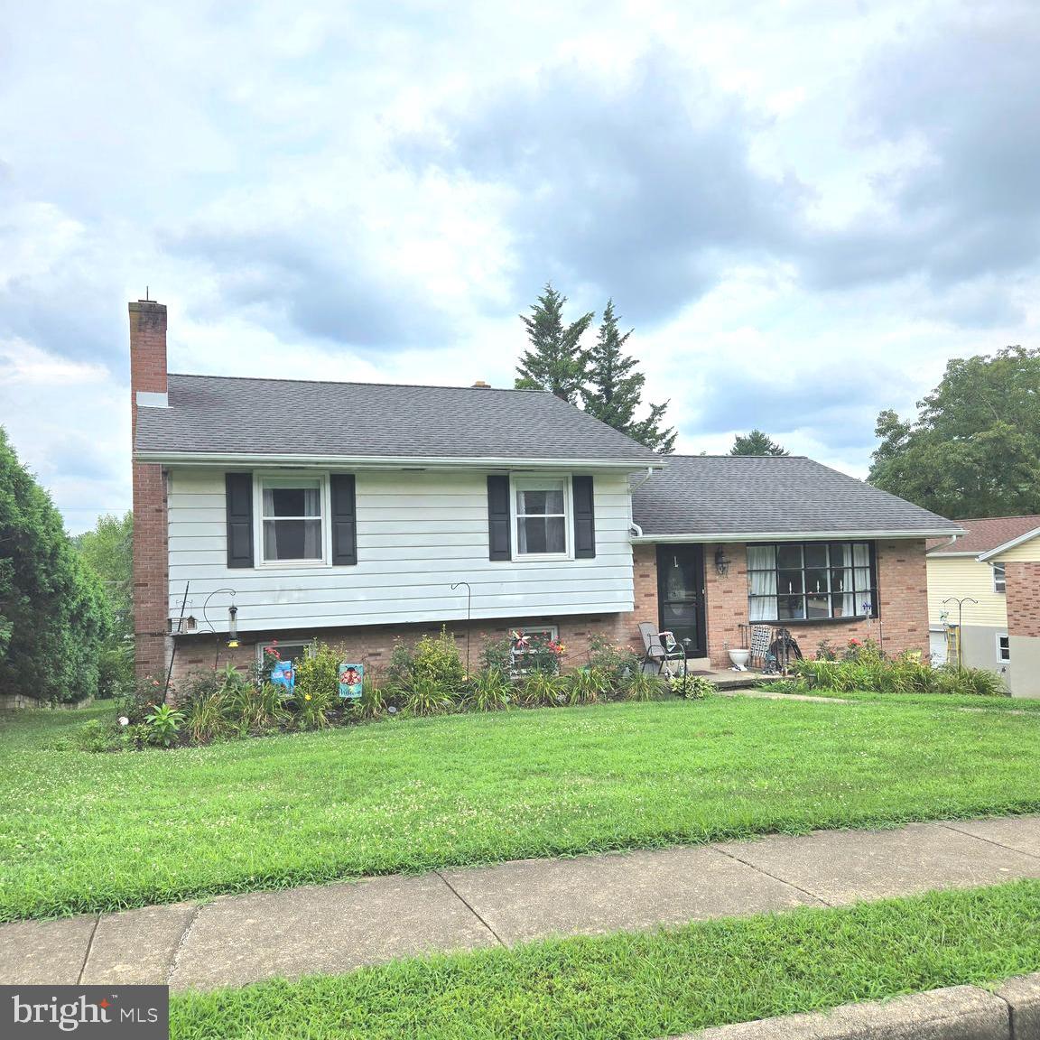 CRESTWOOD - Residential